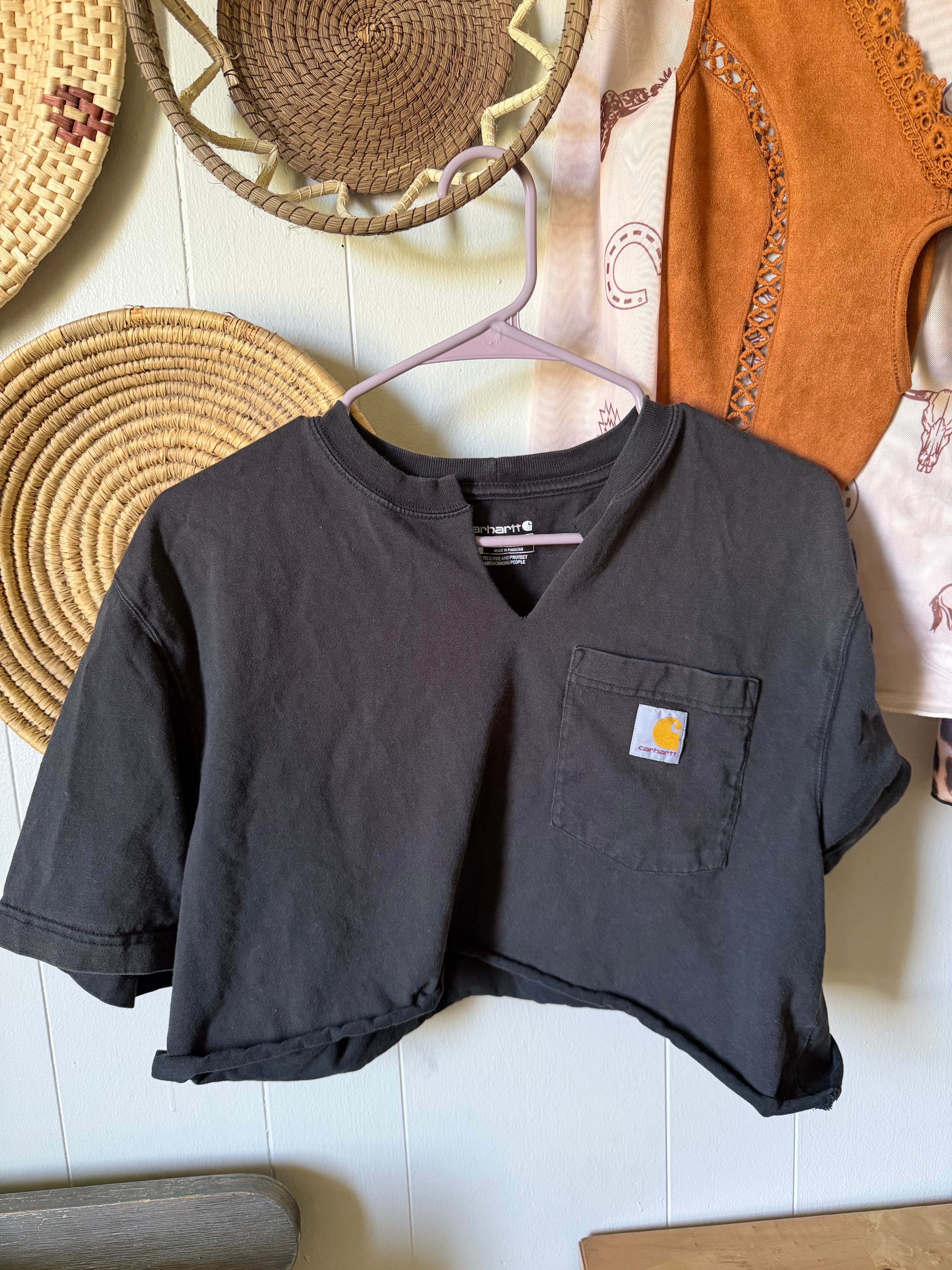 Custom cropped tee (M/L) fit