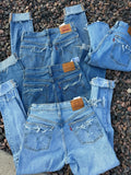 Custom distress Levi’s 🤩 (all sizes below)