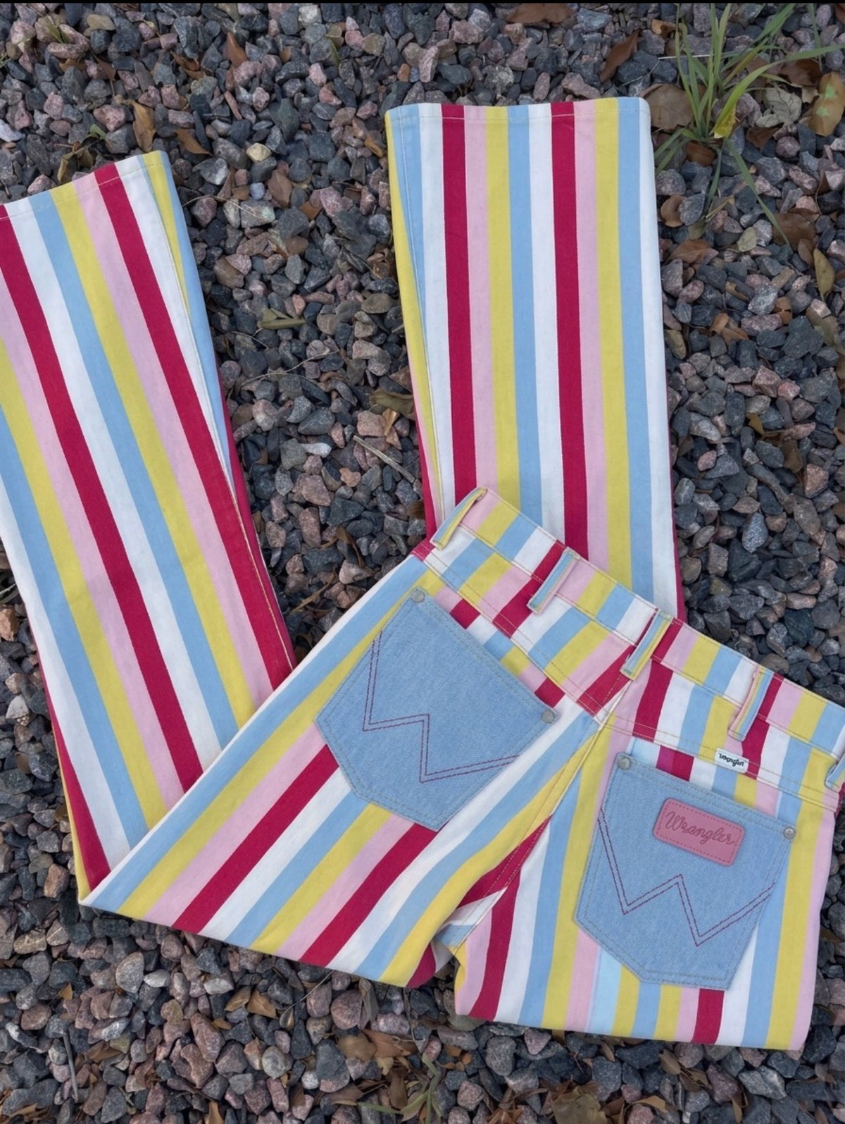 Limited edition 🔥 Barbie striped wrangler denim 26/32