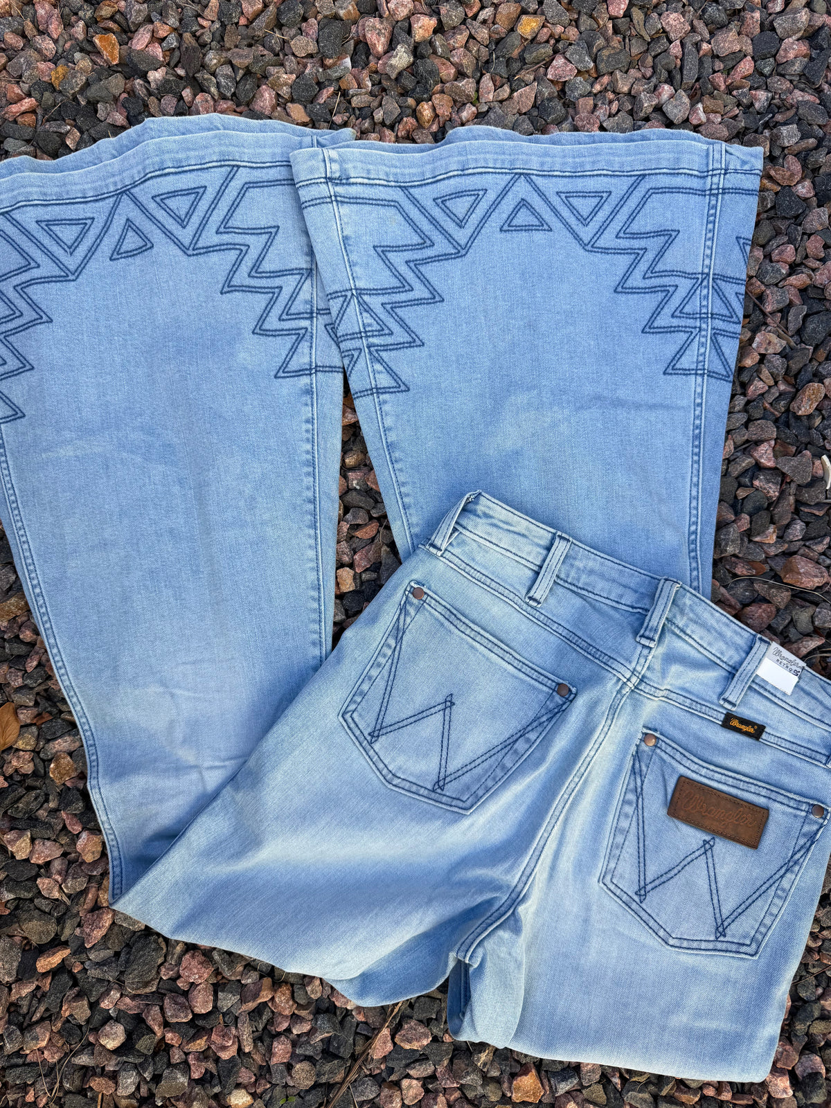 Stitch Wrangler HR flare 27/34