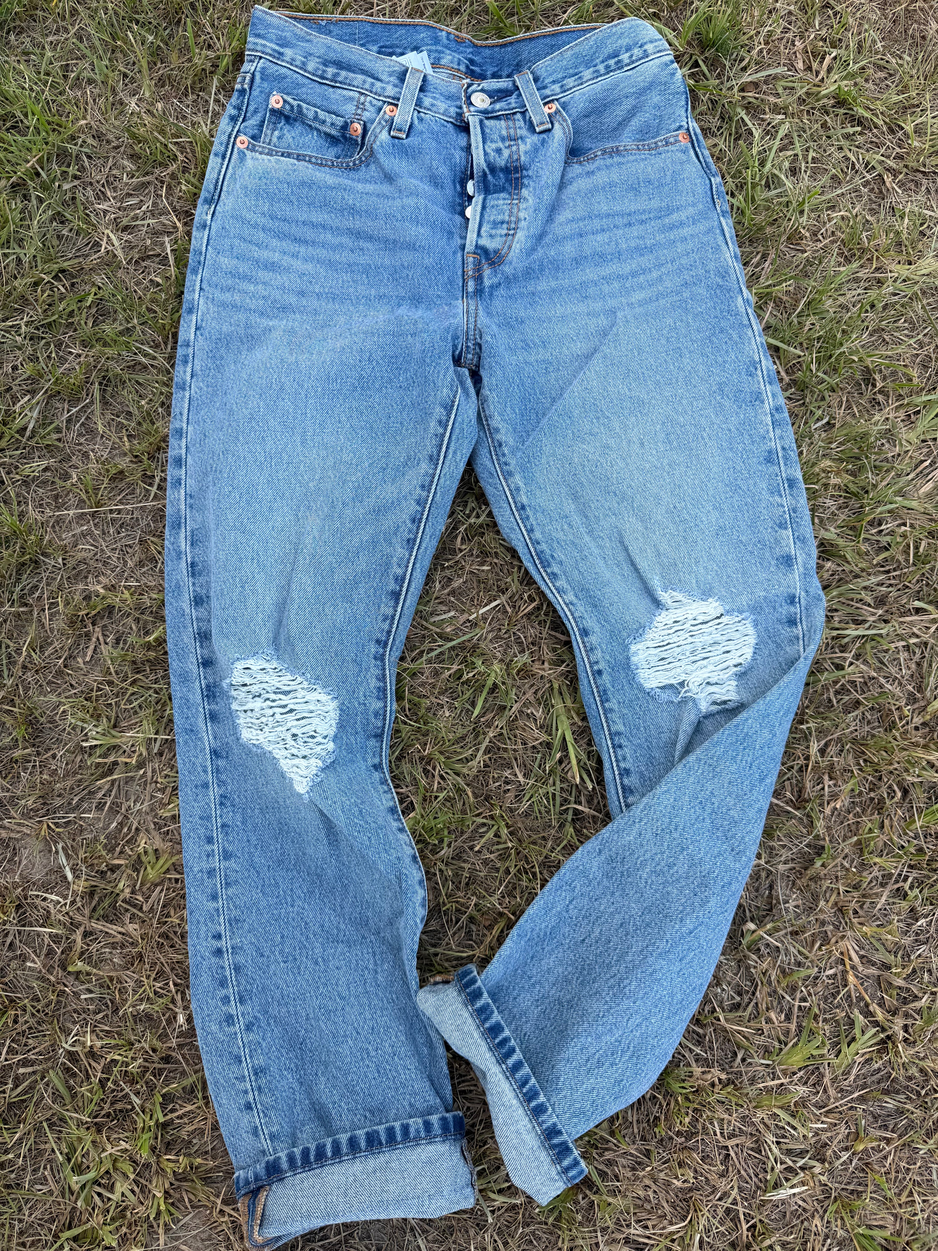 Custom distressed Levi’s size 26