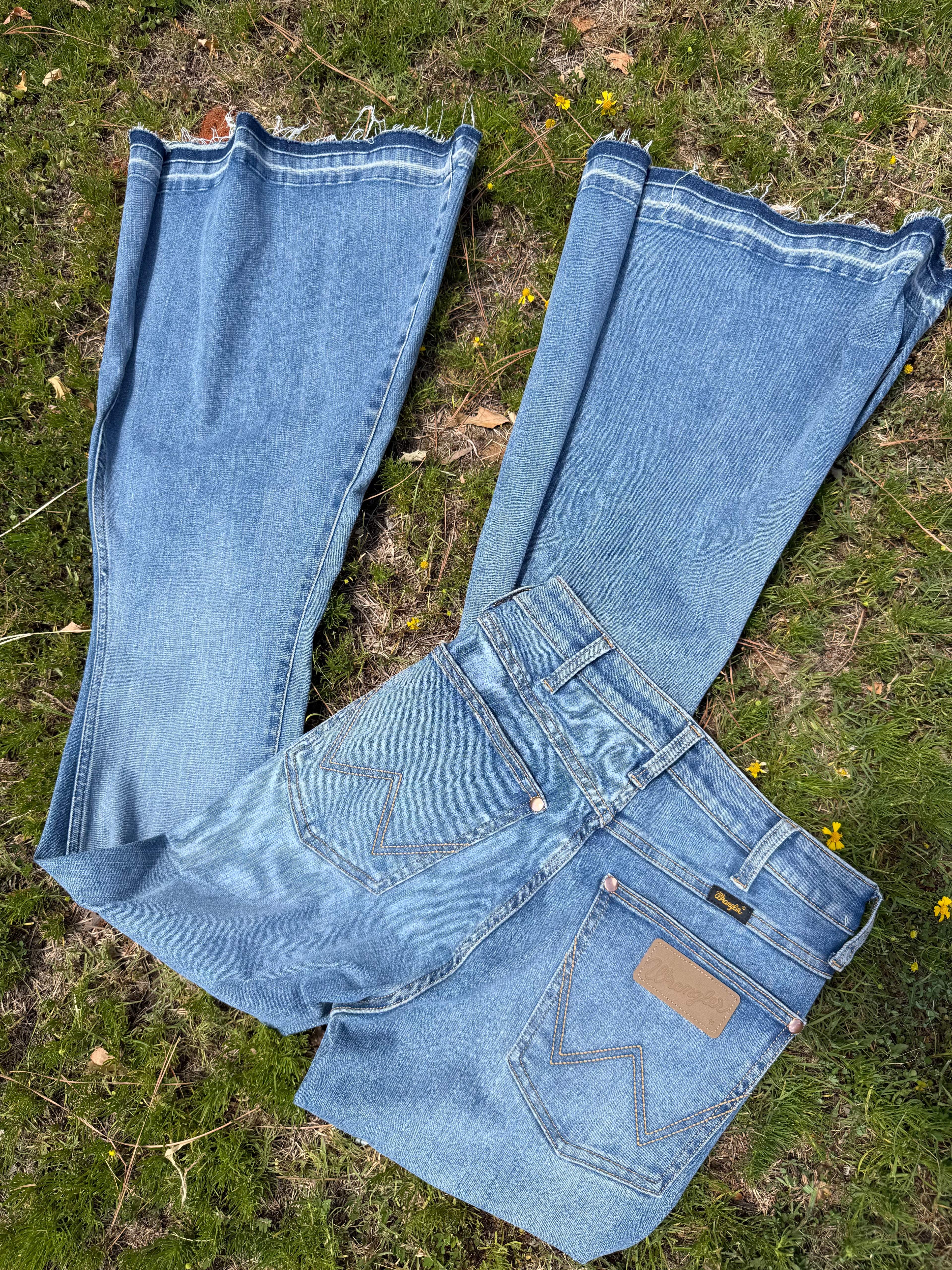 Lainey Wilson raw hem flares size 26