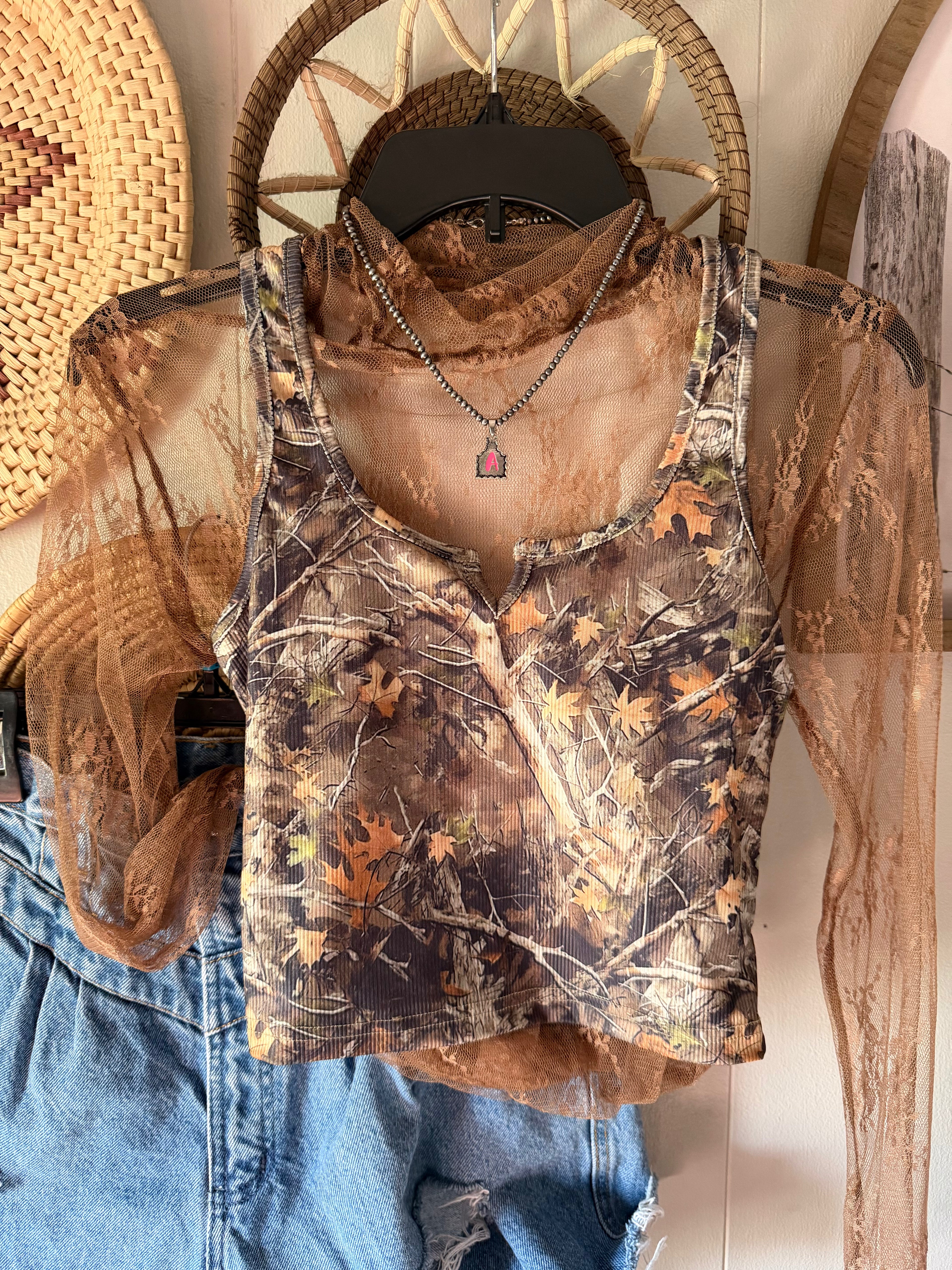 Custom cropped camo tank 🌵