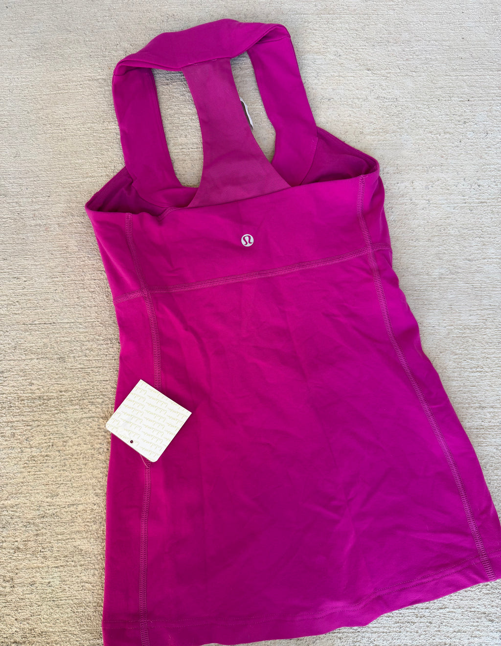 Hot fuschia 💖 Lulu lemon scoop neck tank size 4
