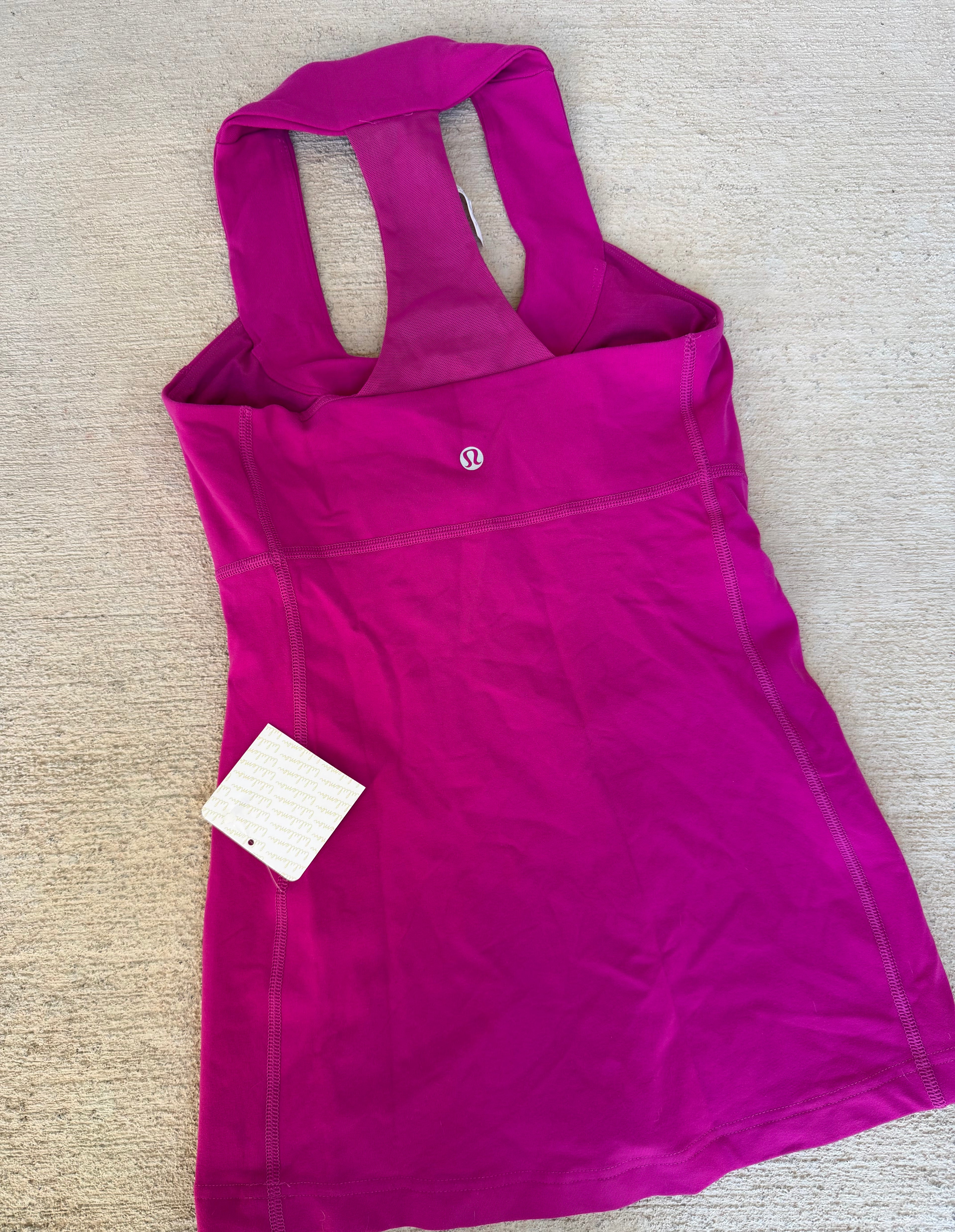 Hot fuschia 💖 Lulu lemon scoop neck tank size 4
