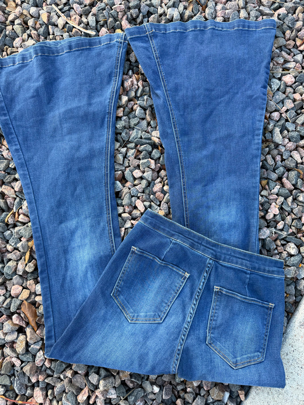 Kancan 🔥 ultra hr flares size 26 (sooo flattering)