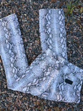 Limited edition snake skin denim Wrangler 🔥 27/34