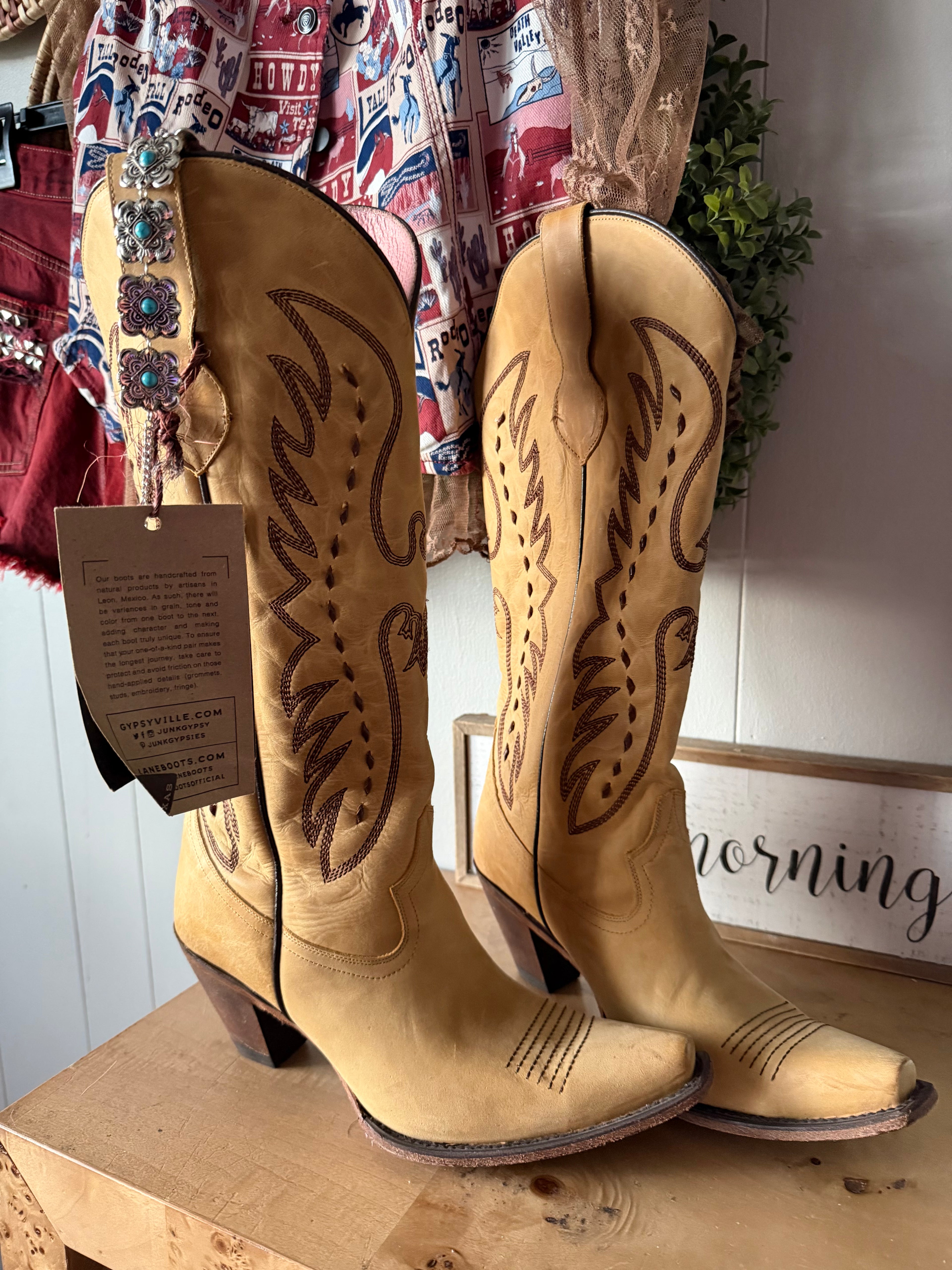 Lane boots size 9