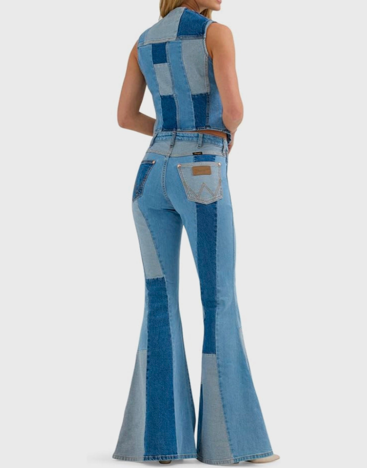Limited edition HTF Lainey Wilson patchwork hr flares 🔥🔥 size 27/32