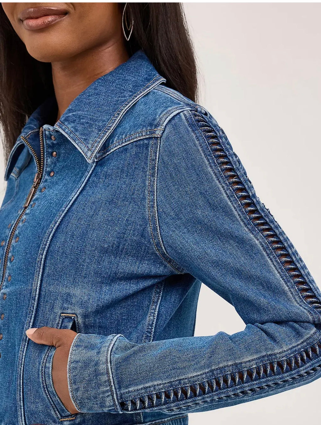 Stunning 🤩 Wrangler studded denim jacket 🔥