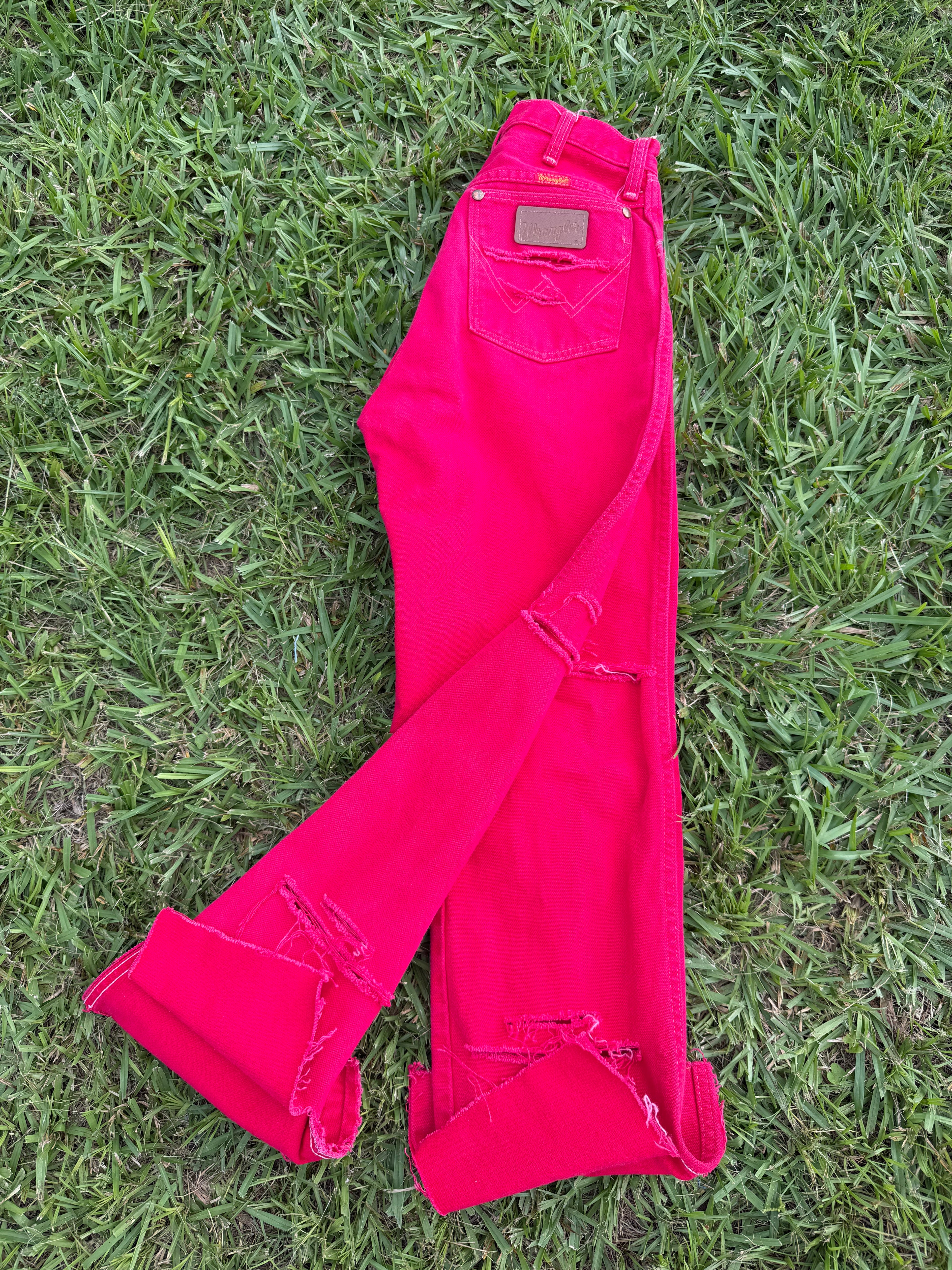 Vibrant 🔥 red vintage wranglers