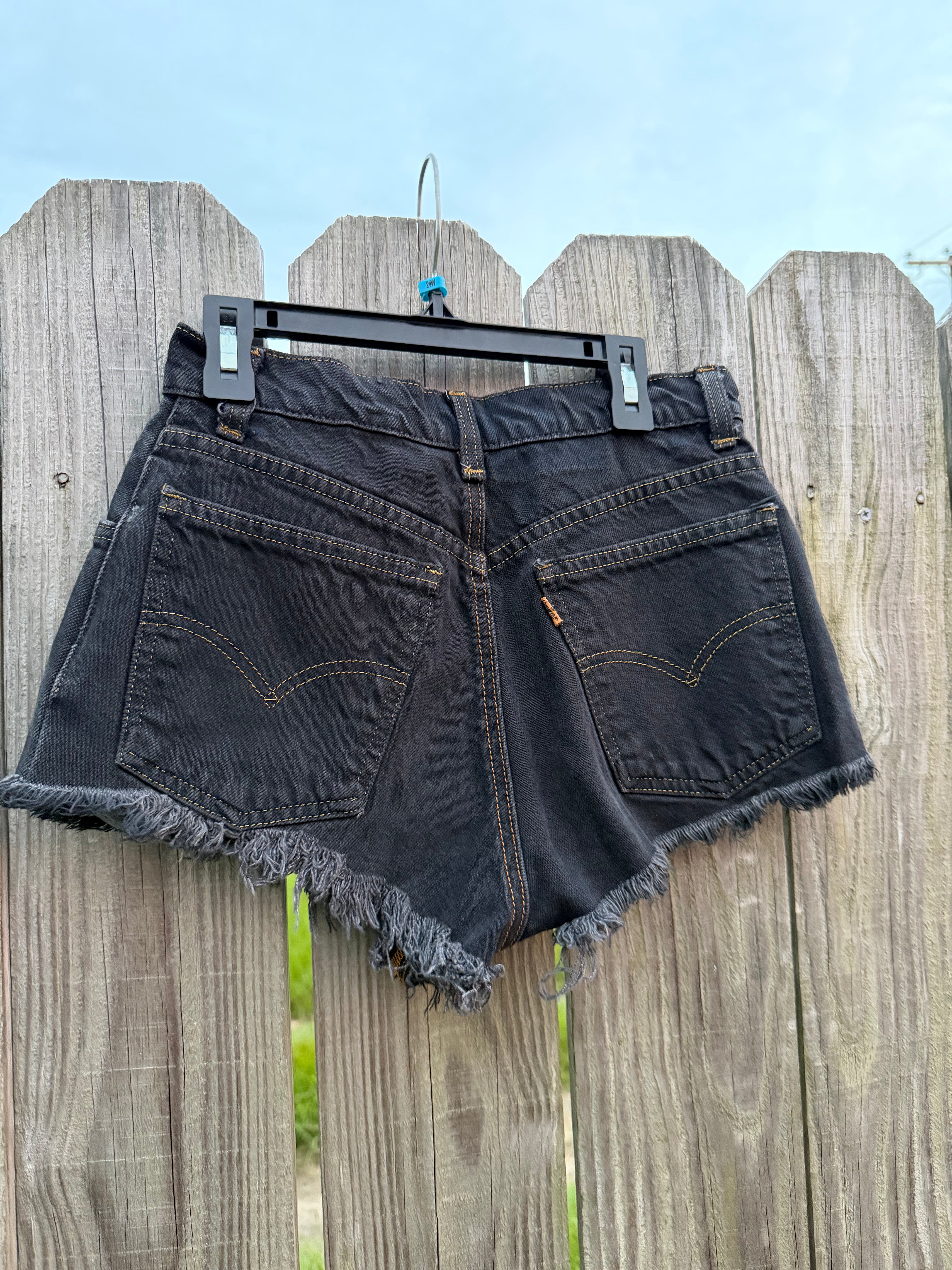 Vintage 90s orange tab Levi’s 🔥 HTF