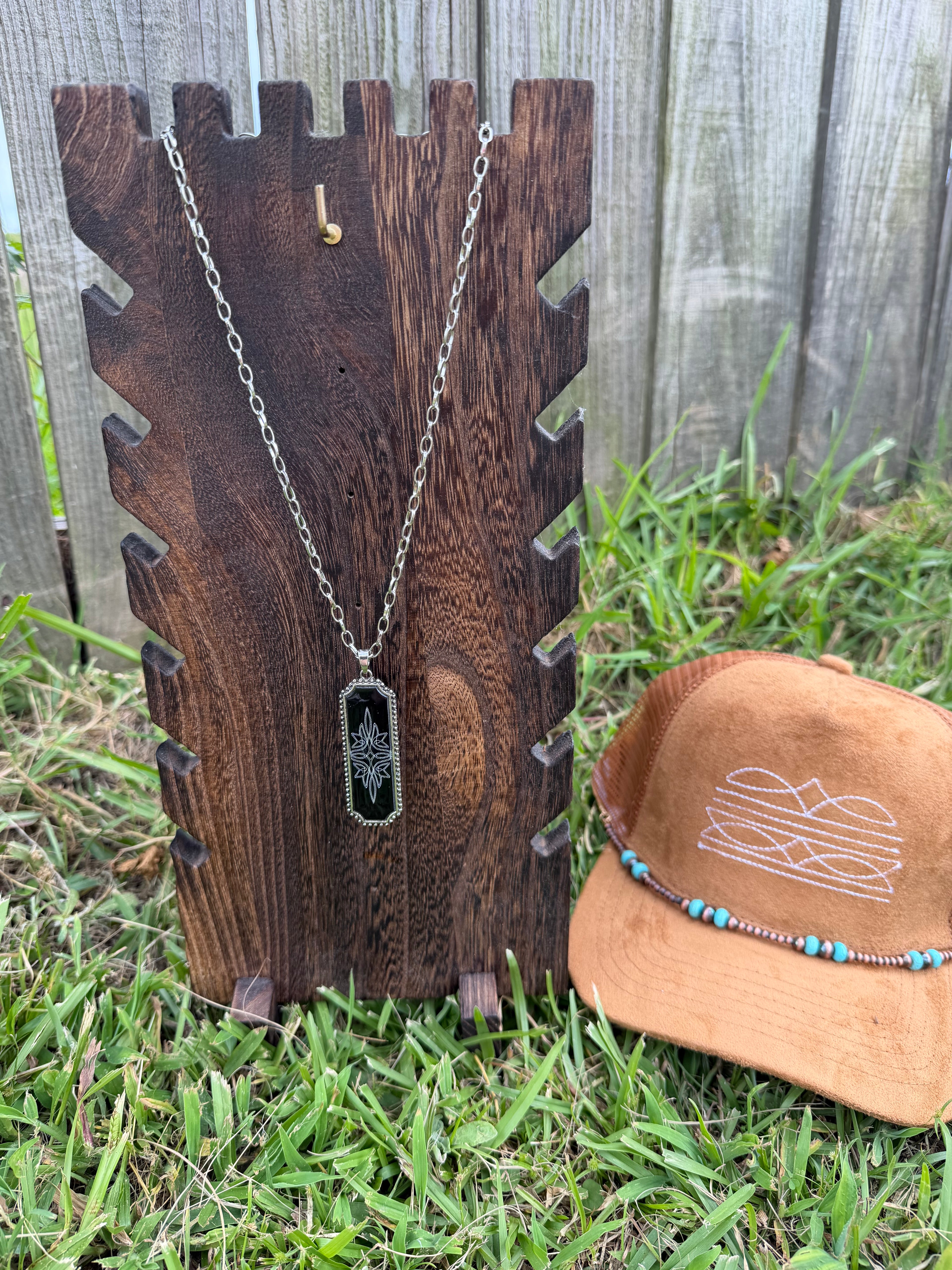 Western boot stitch necklace ♠️