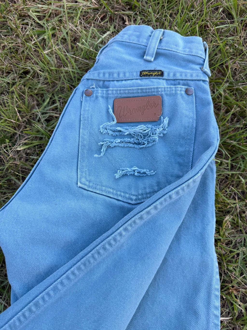 Vintage made in USA custom distressed Wrangler 🔥🔥