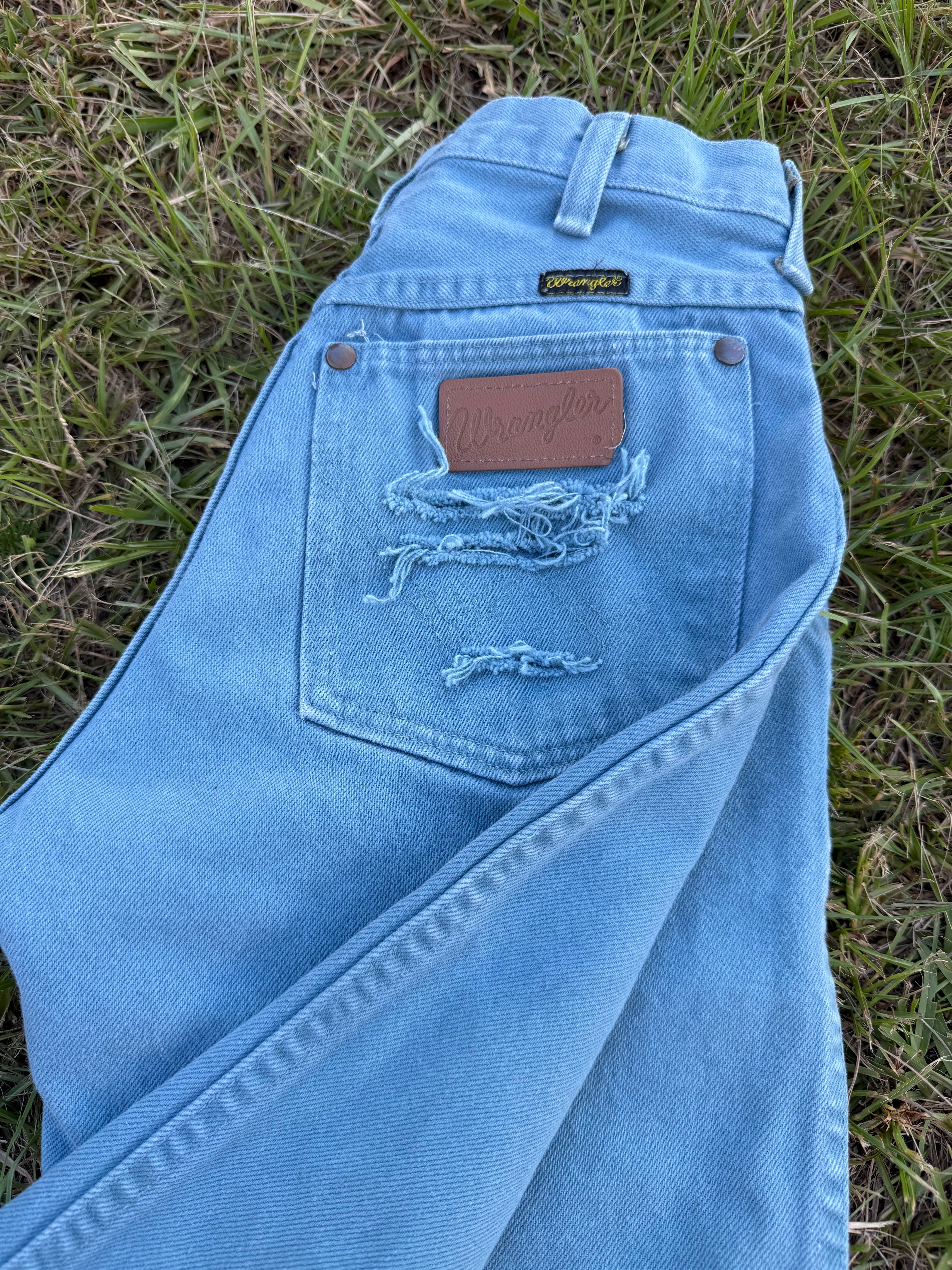 Vintage made in USA custom distressed Wrangler 🔥🔥