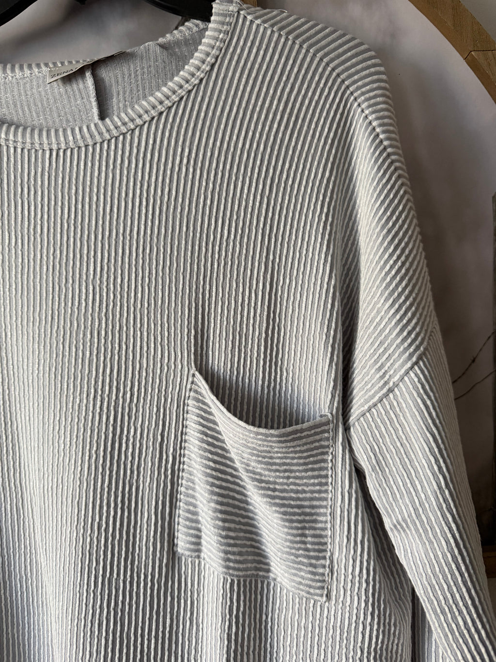 Oversized ribbed pocket tee (L/XL)