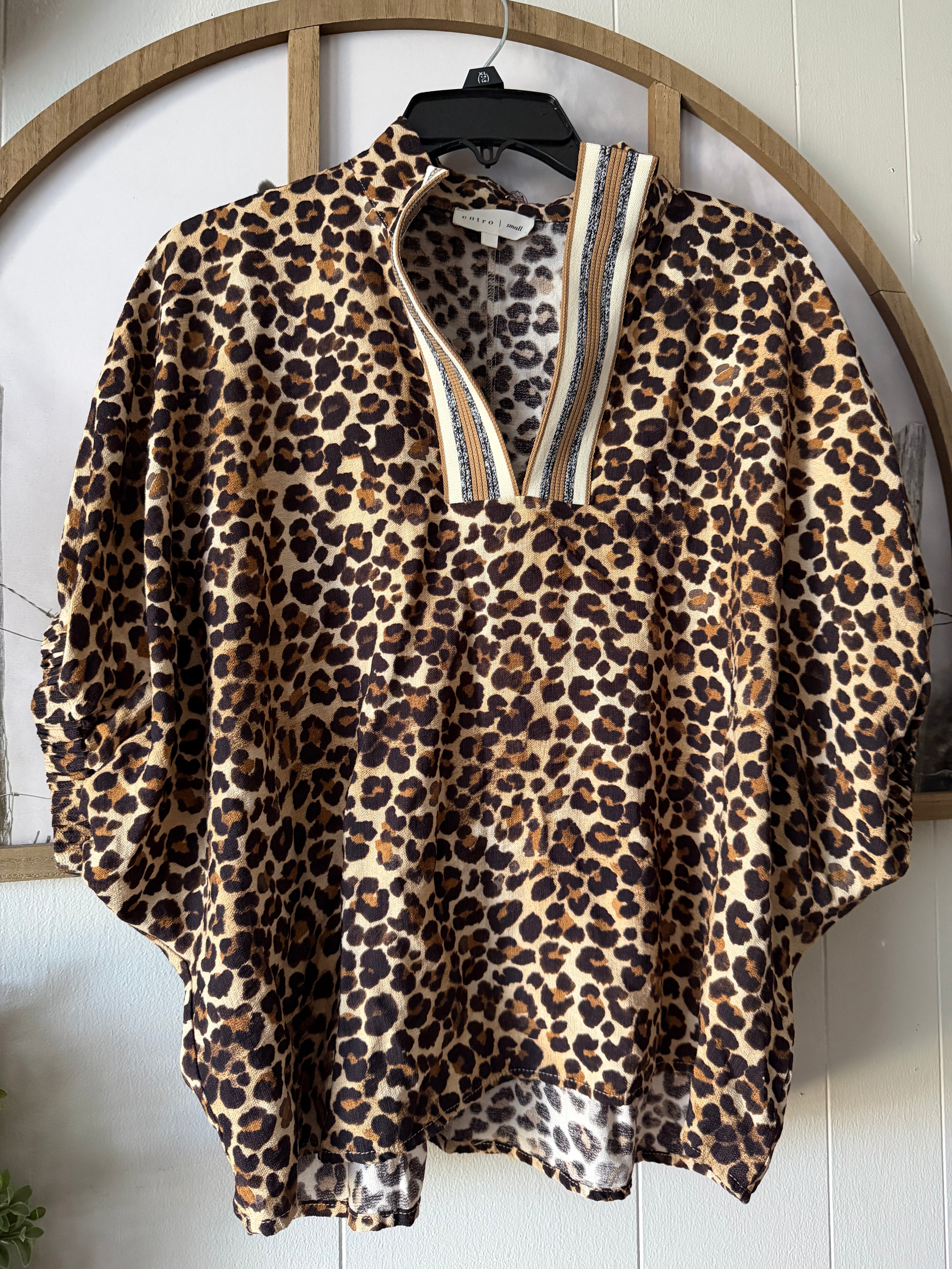 Leopard boutique top (s)