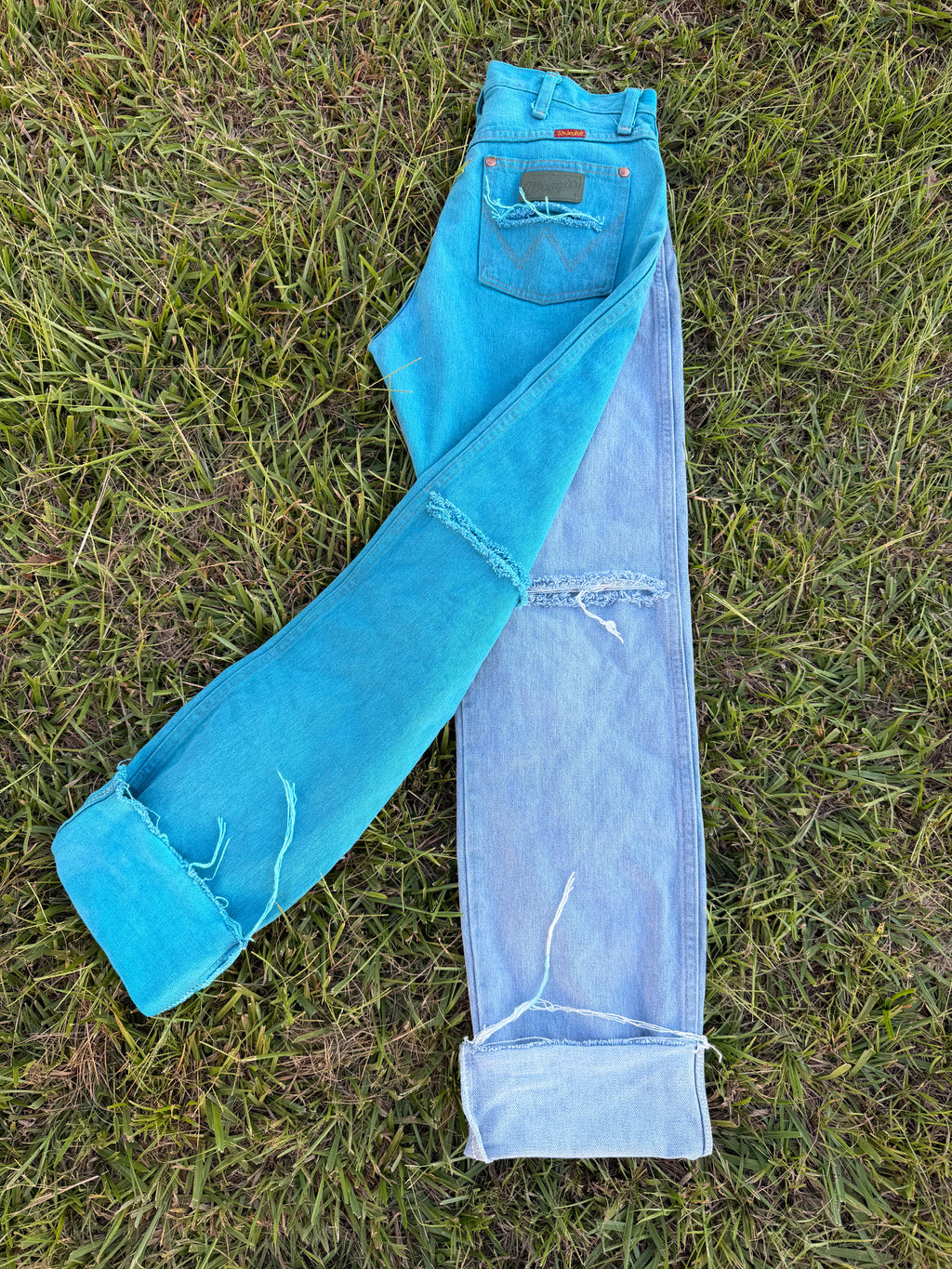 Custom two toned Wrangler denim 🤩🔥