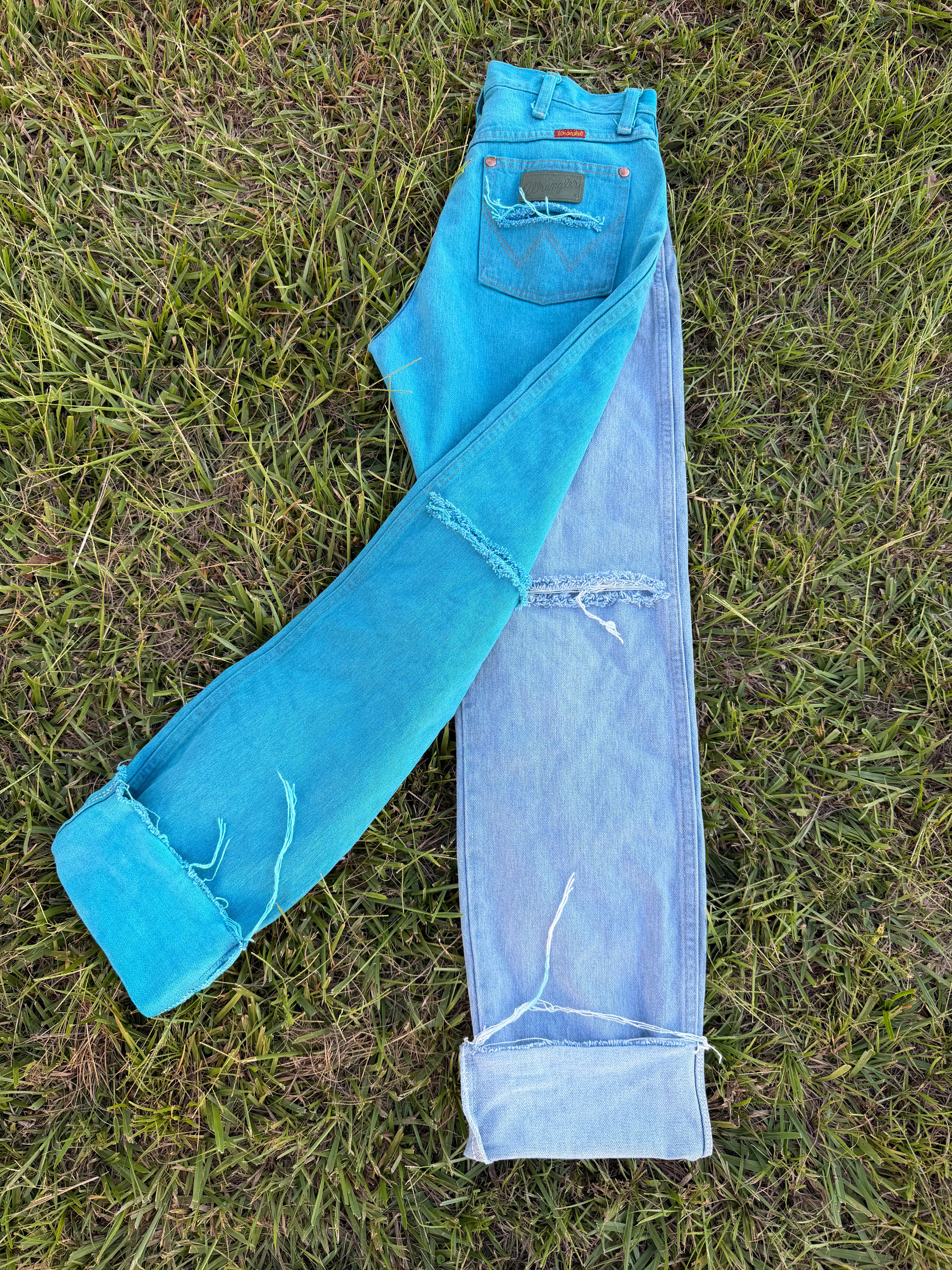 Custom two toned Wrangler denim 🤩🔥