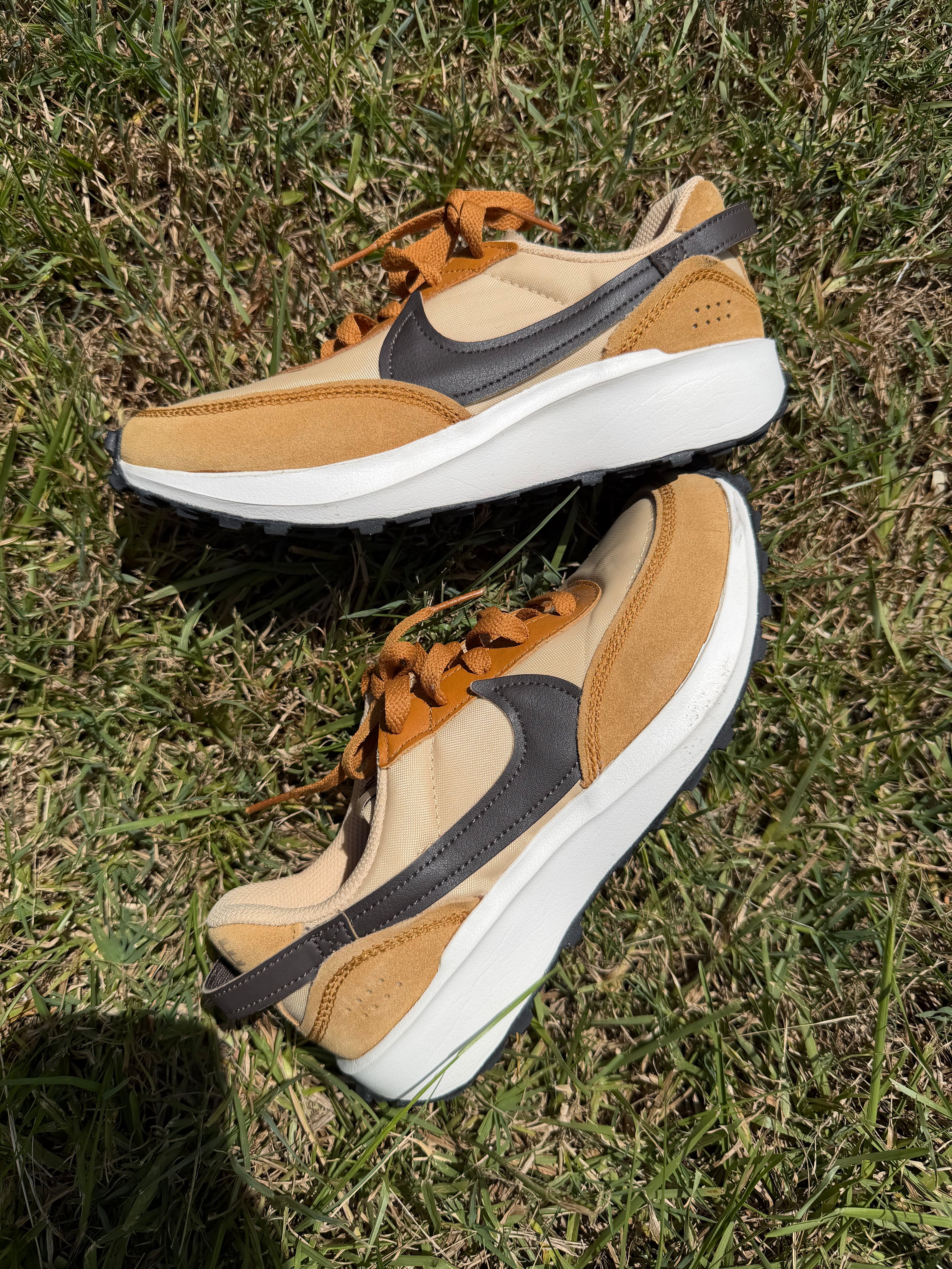 Woman’s Nikes size 6
