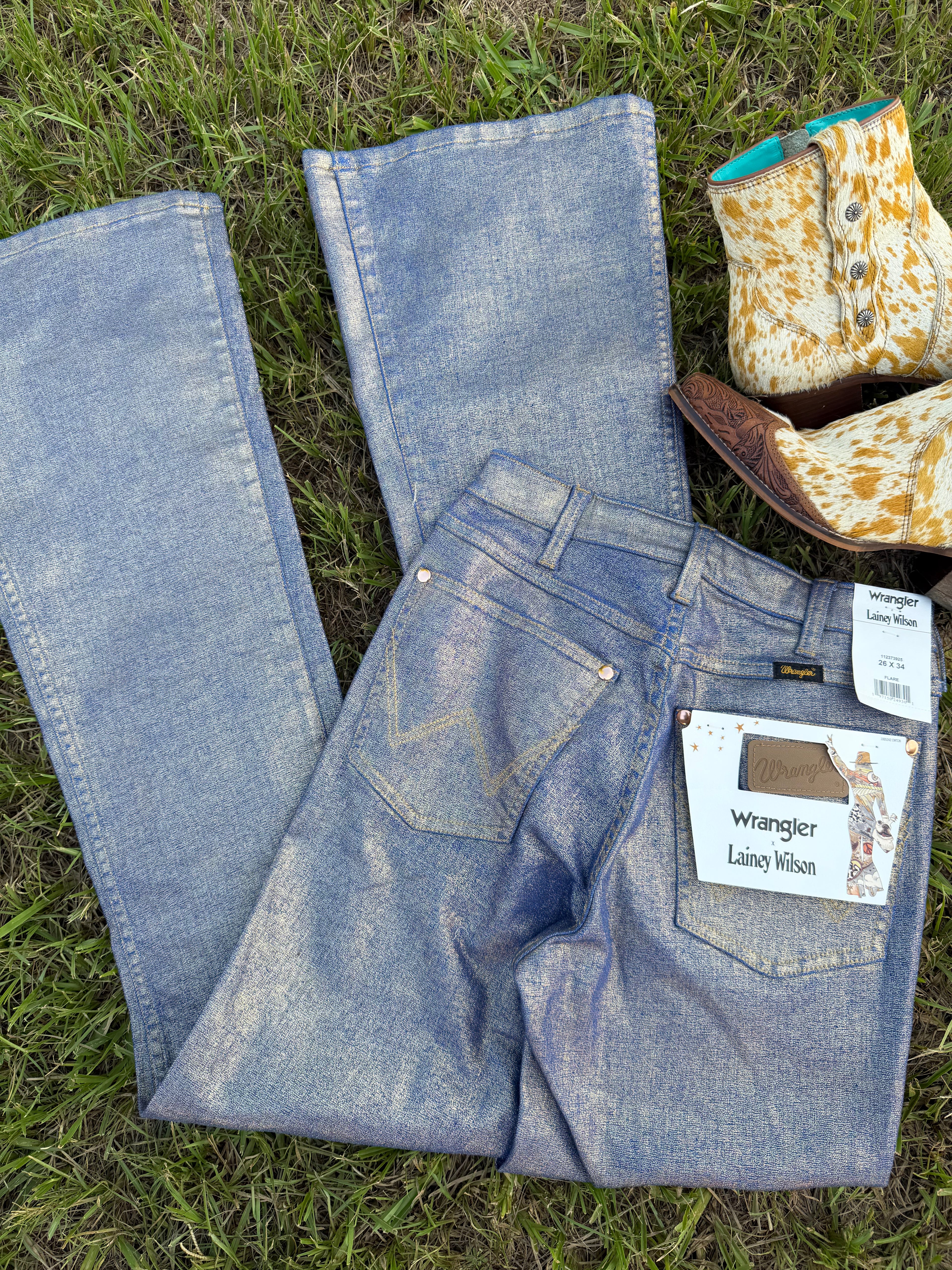 Lainey Wilson denim size 26/34