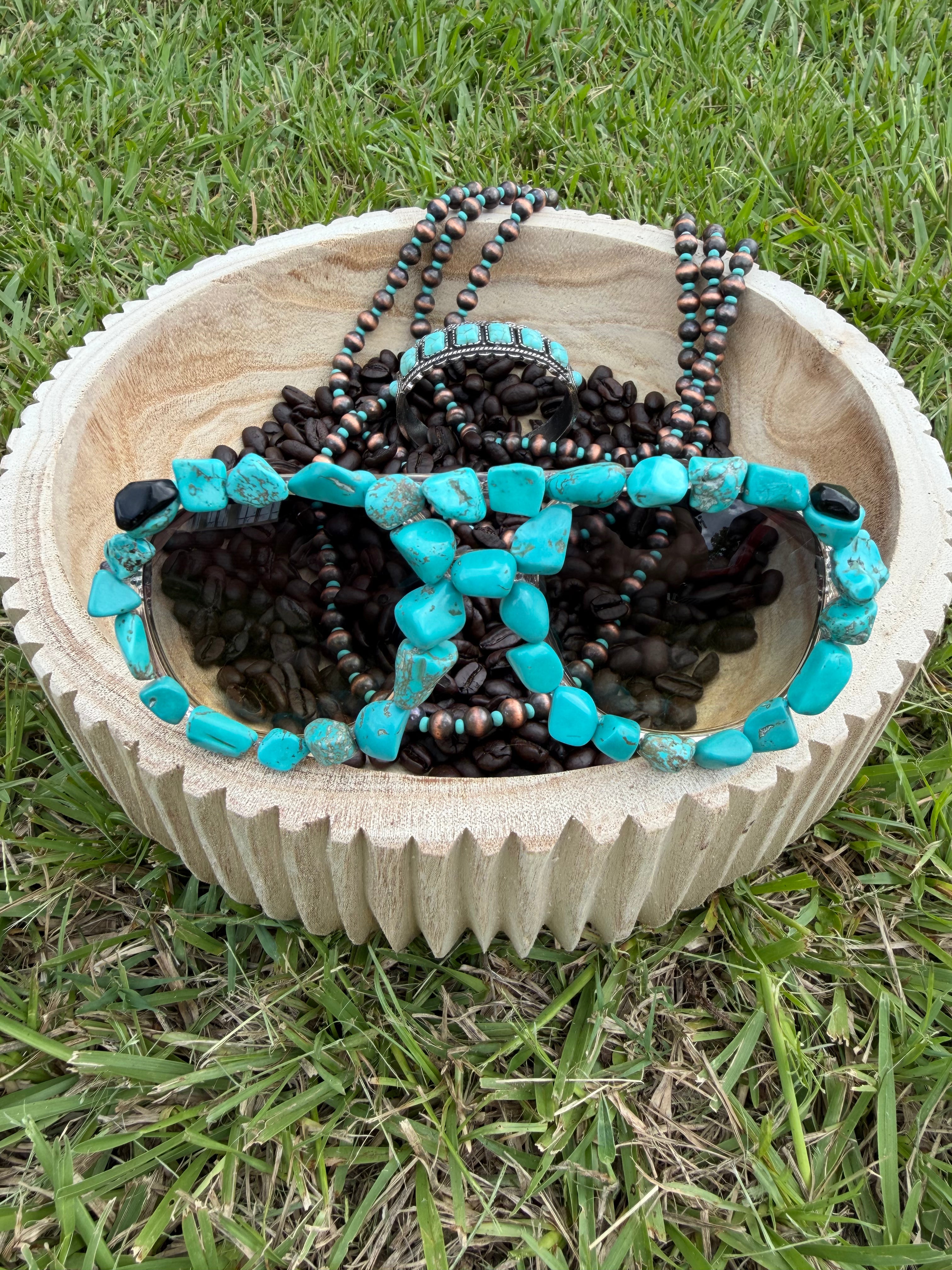 Stunning 🤩 ultra stoned turquoise sunnies 🦋