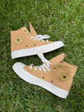 Stunning 🔥🔥 Converse 6.5