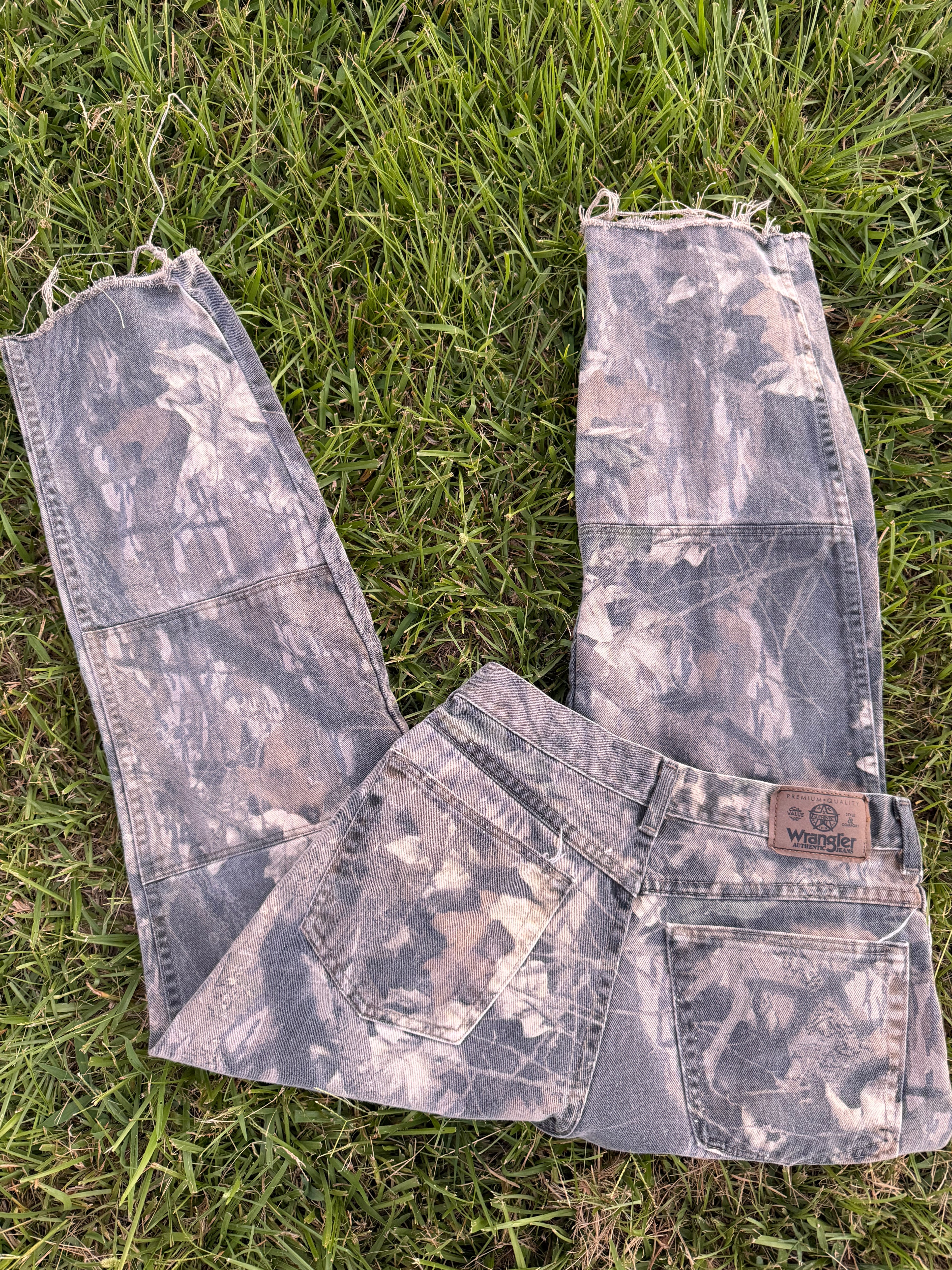 Vintage camo Wrangler 🔥 26/28