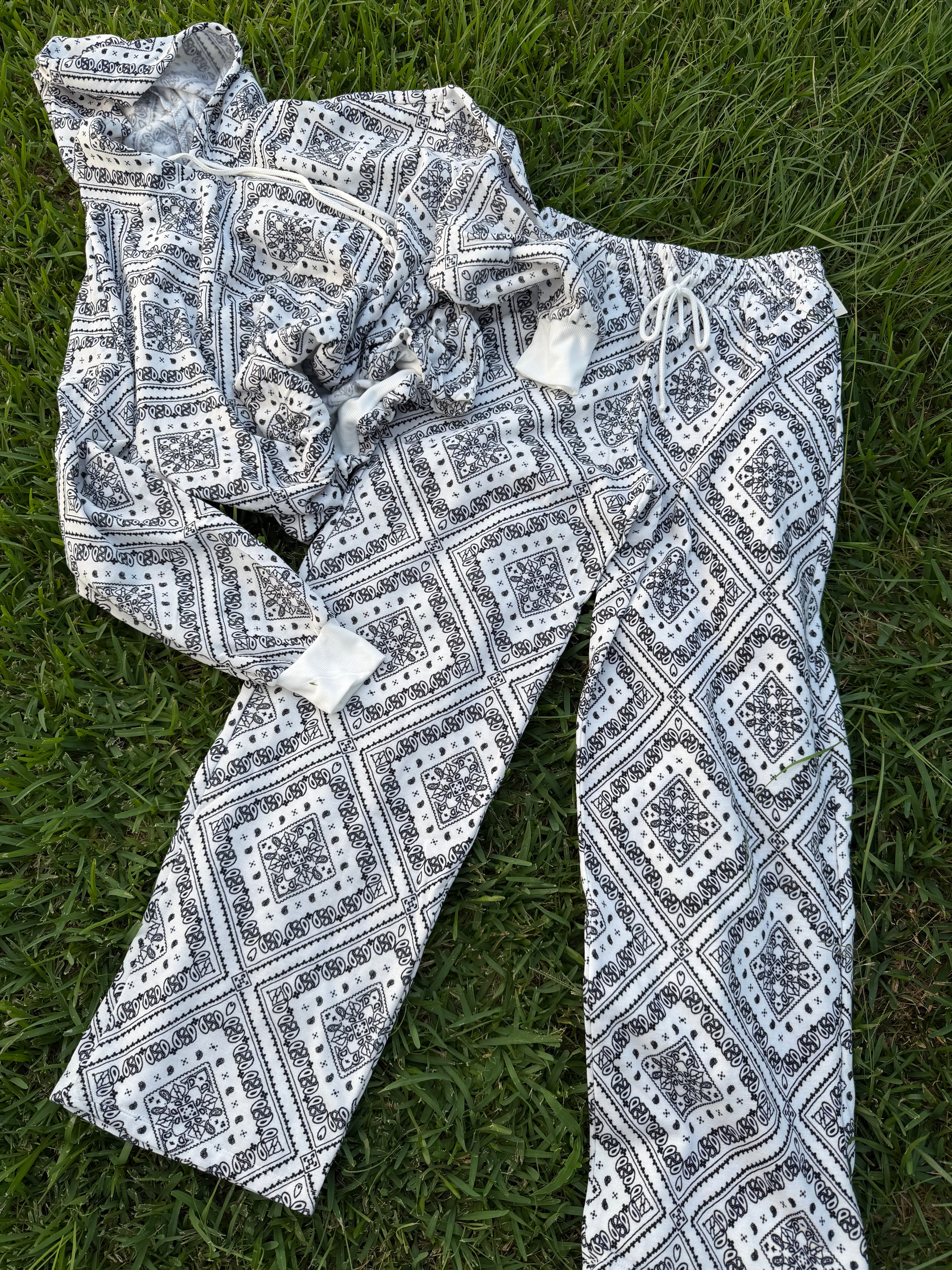 Bandana print sweat set 🔥