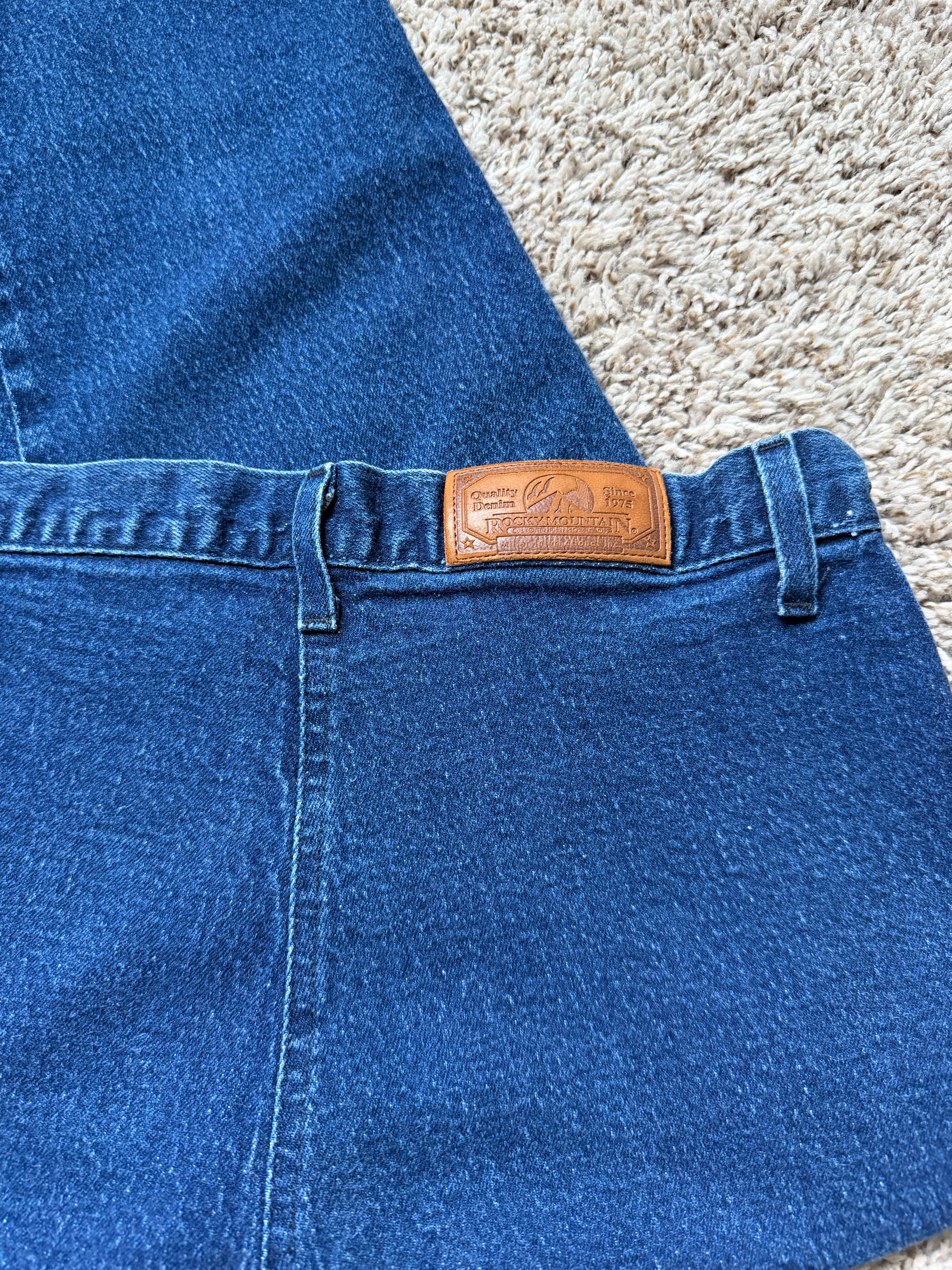 Vintage Rockies 🔥 waist measures 28 inch
