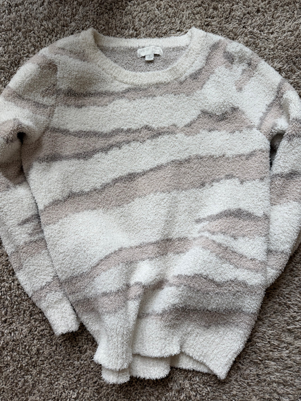 Barefoot dreams cozy chic sweater medium