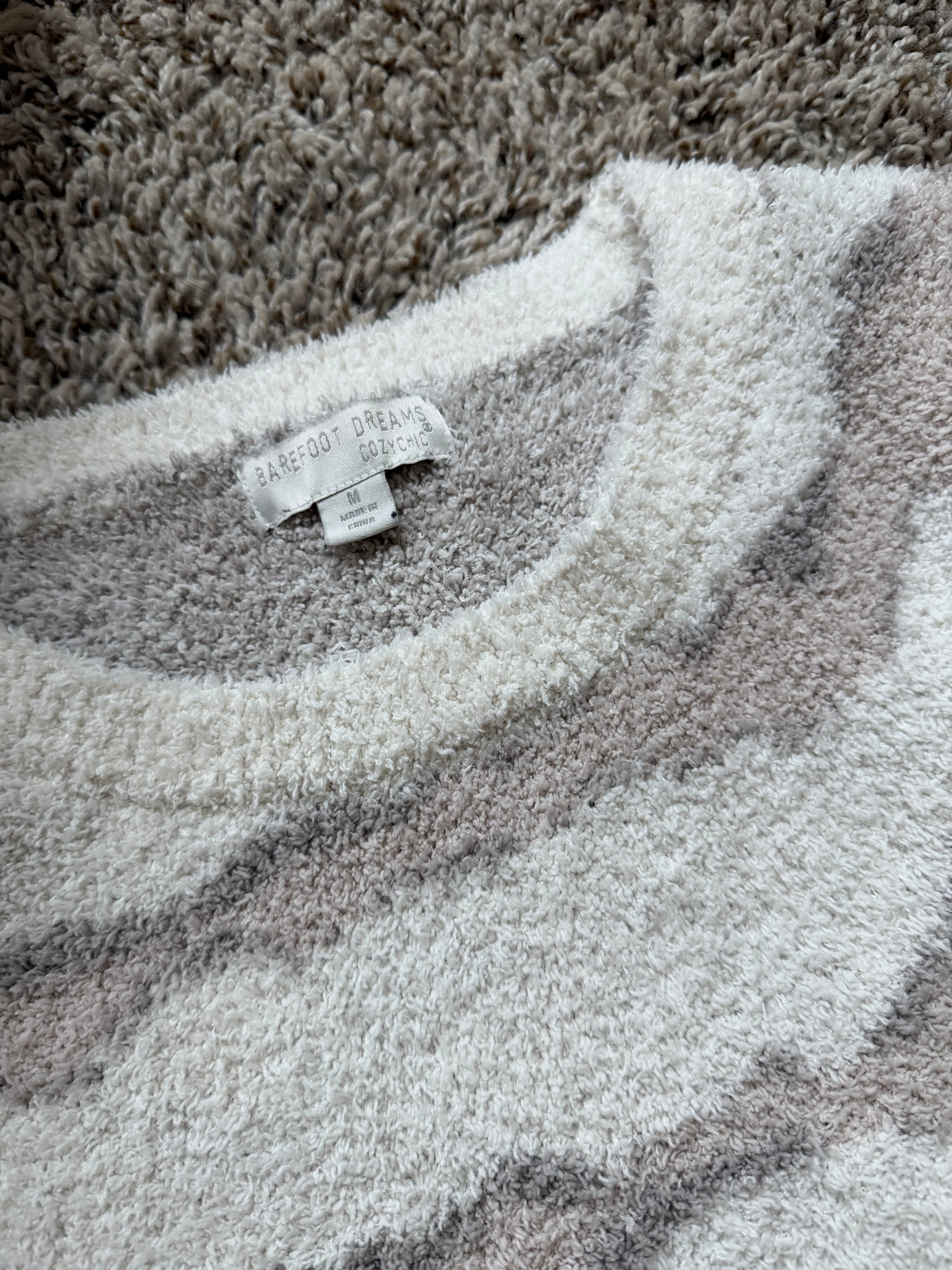 Barefoot dreams cozy chic sweater medium