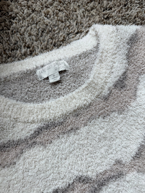 Barefoot dreams cozy chic sweater medium