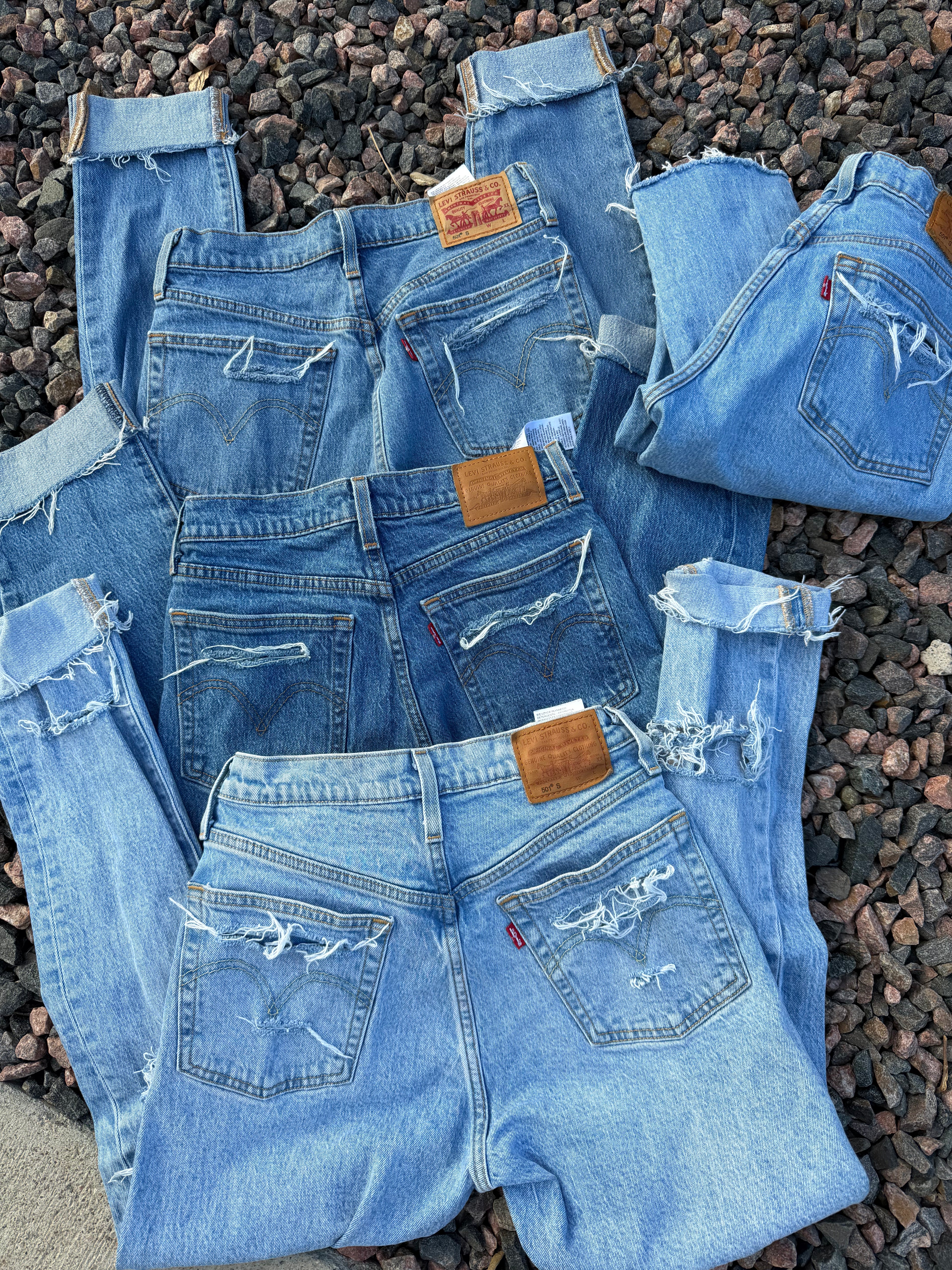 Custom distressed Levi’s 🔥