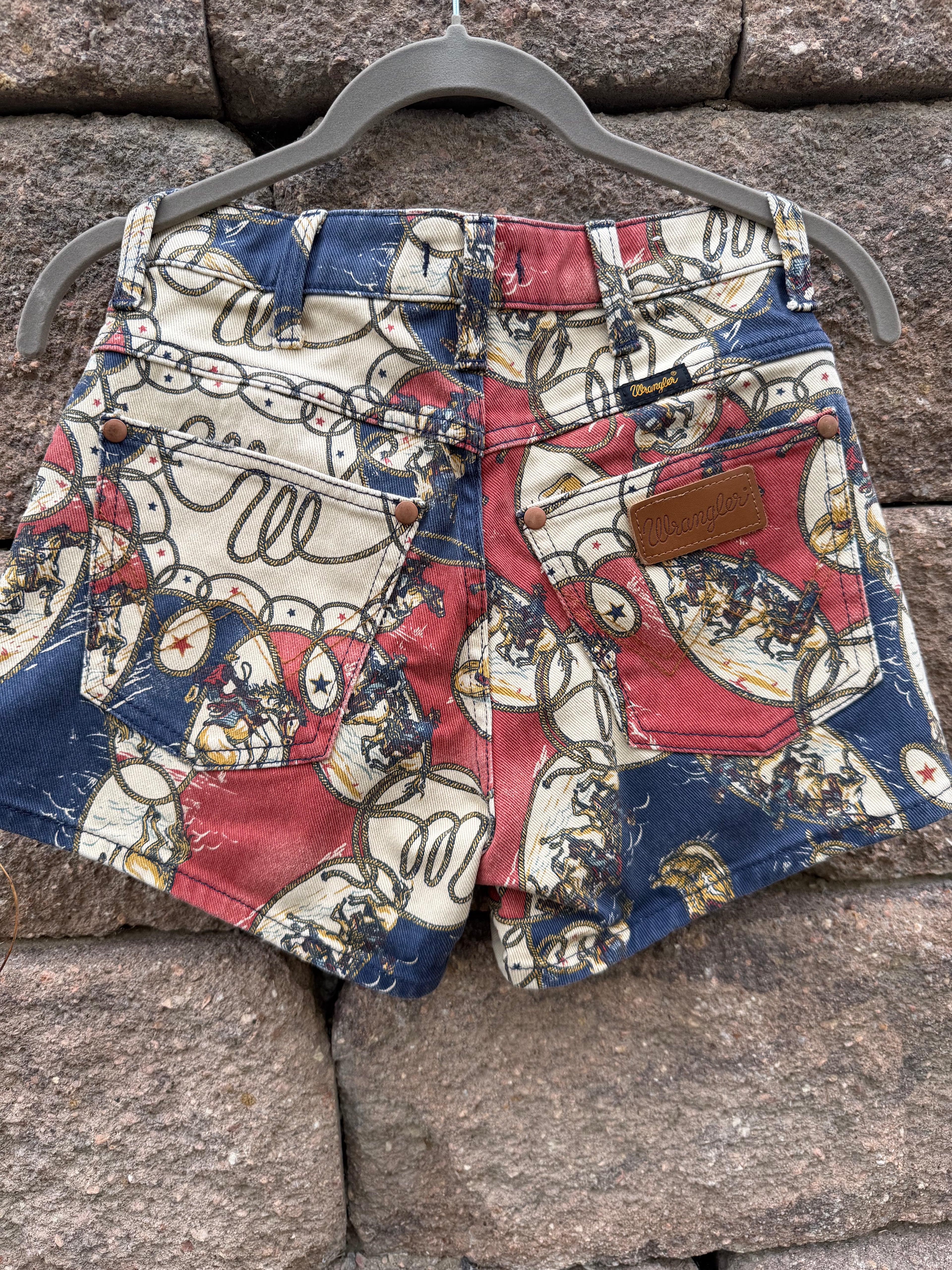 Western vintage style Wrangler shorts 🔥 25