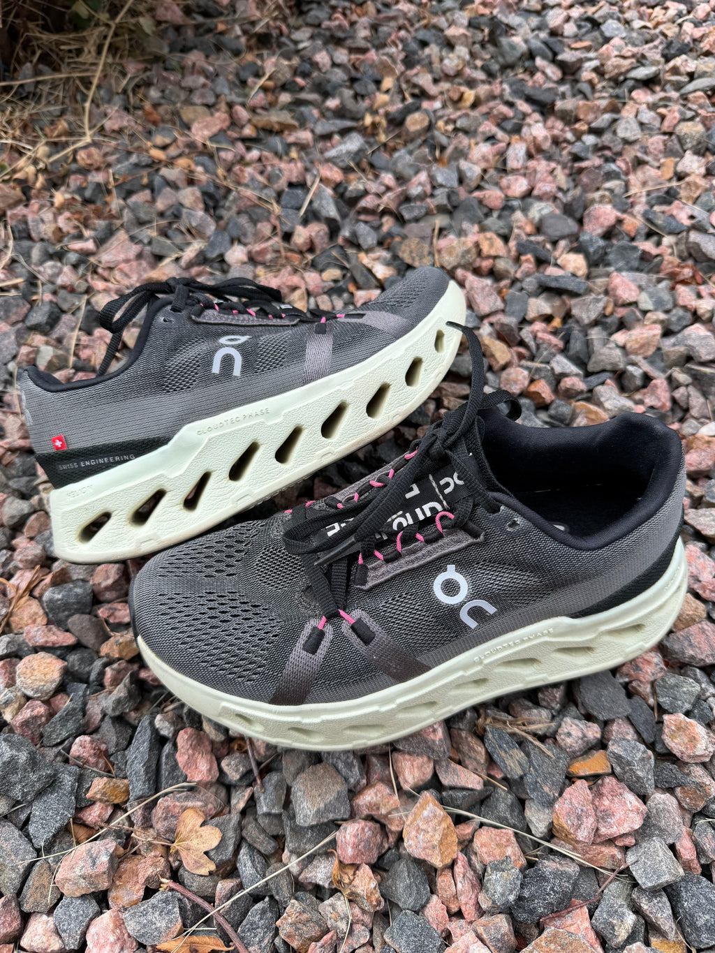Woman’s size 6.5 cloud tech