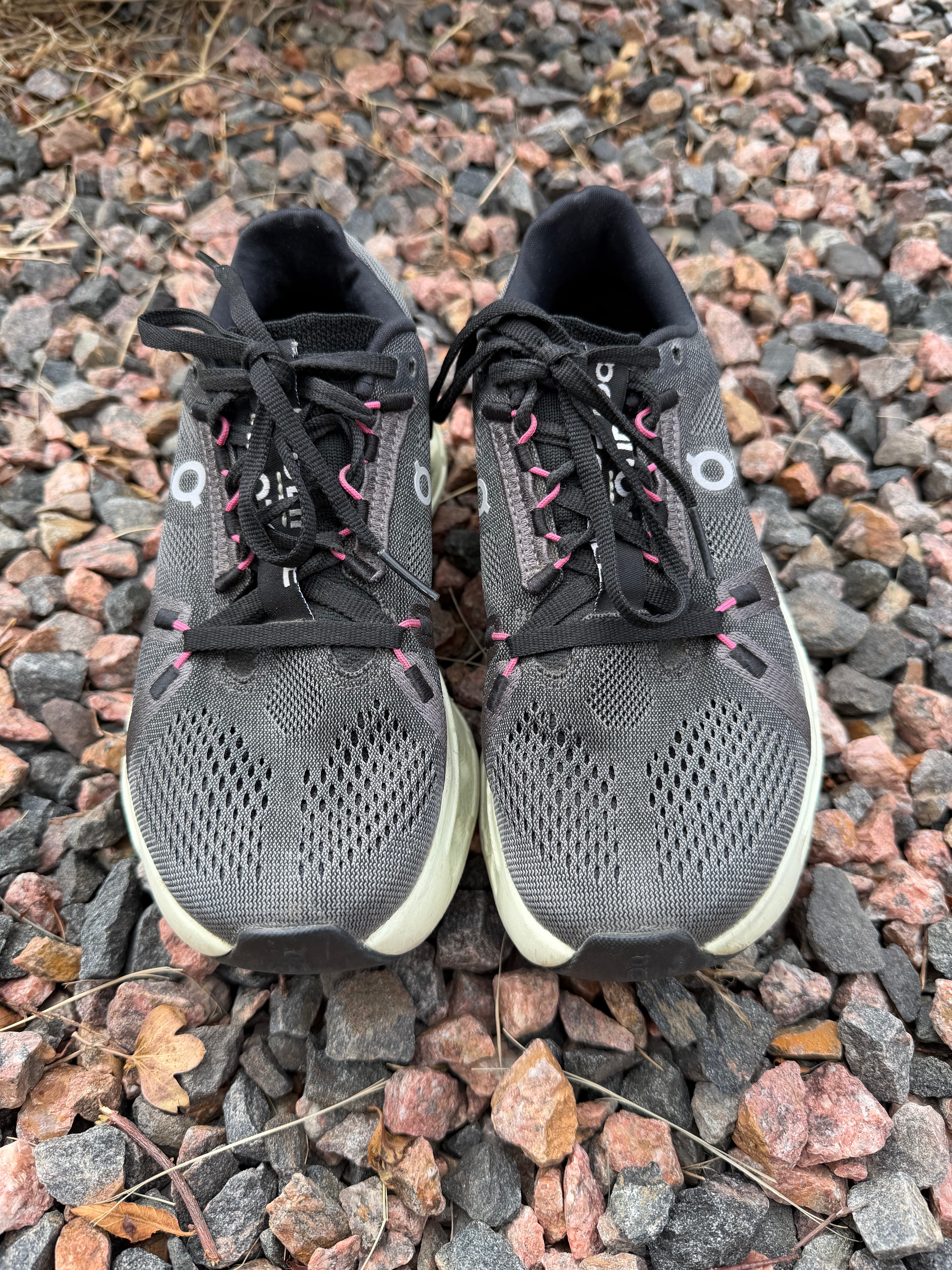 Woman’s size 6.5 cloud tech