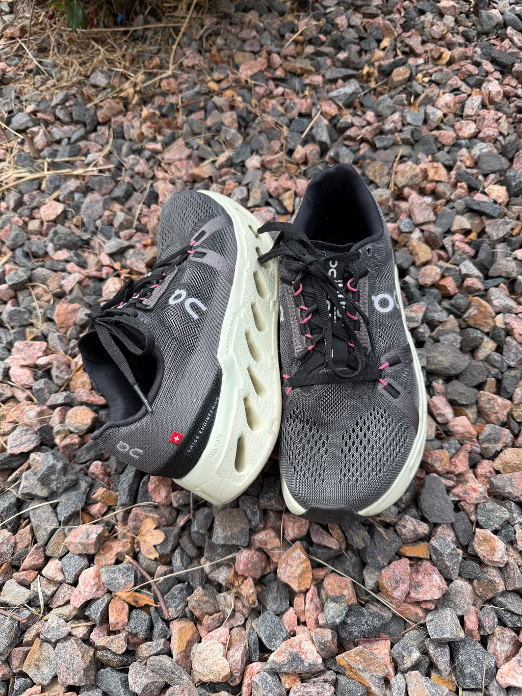 Woman’s size 6.5 cloud tech