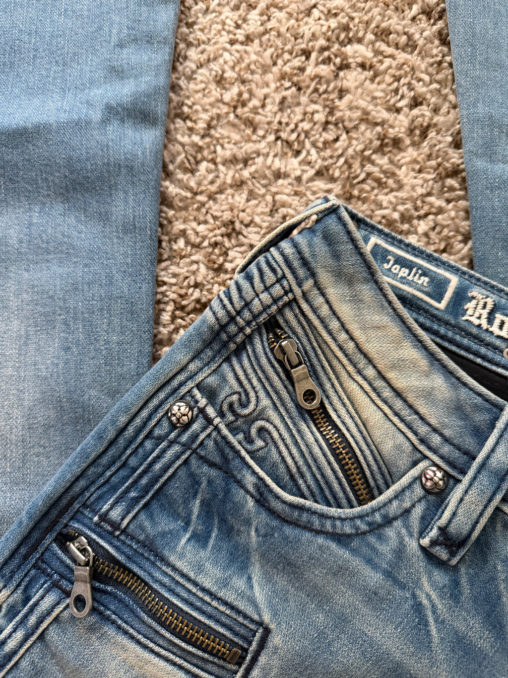 Y2K low rise 🔥 Rock Revival Joplin Super Low-Rise Flare in Denim raw hem size 24