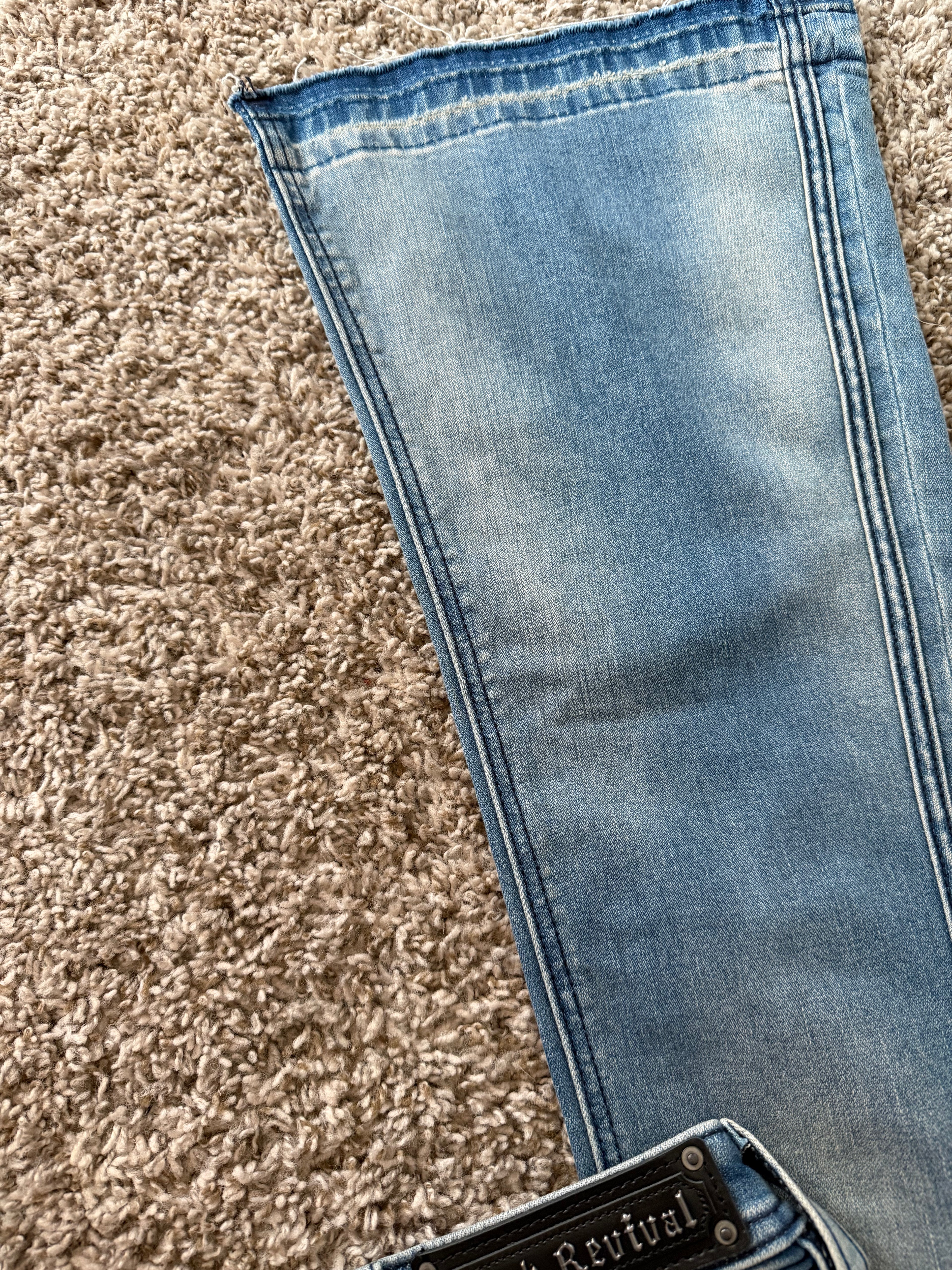 Y2K low rise 🔥 Rock Revival Joplin Super Low-Rise Flare in Denim raw hem size 24