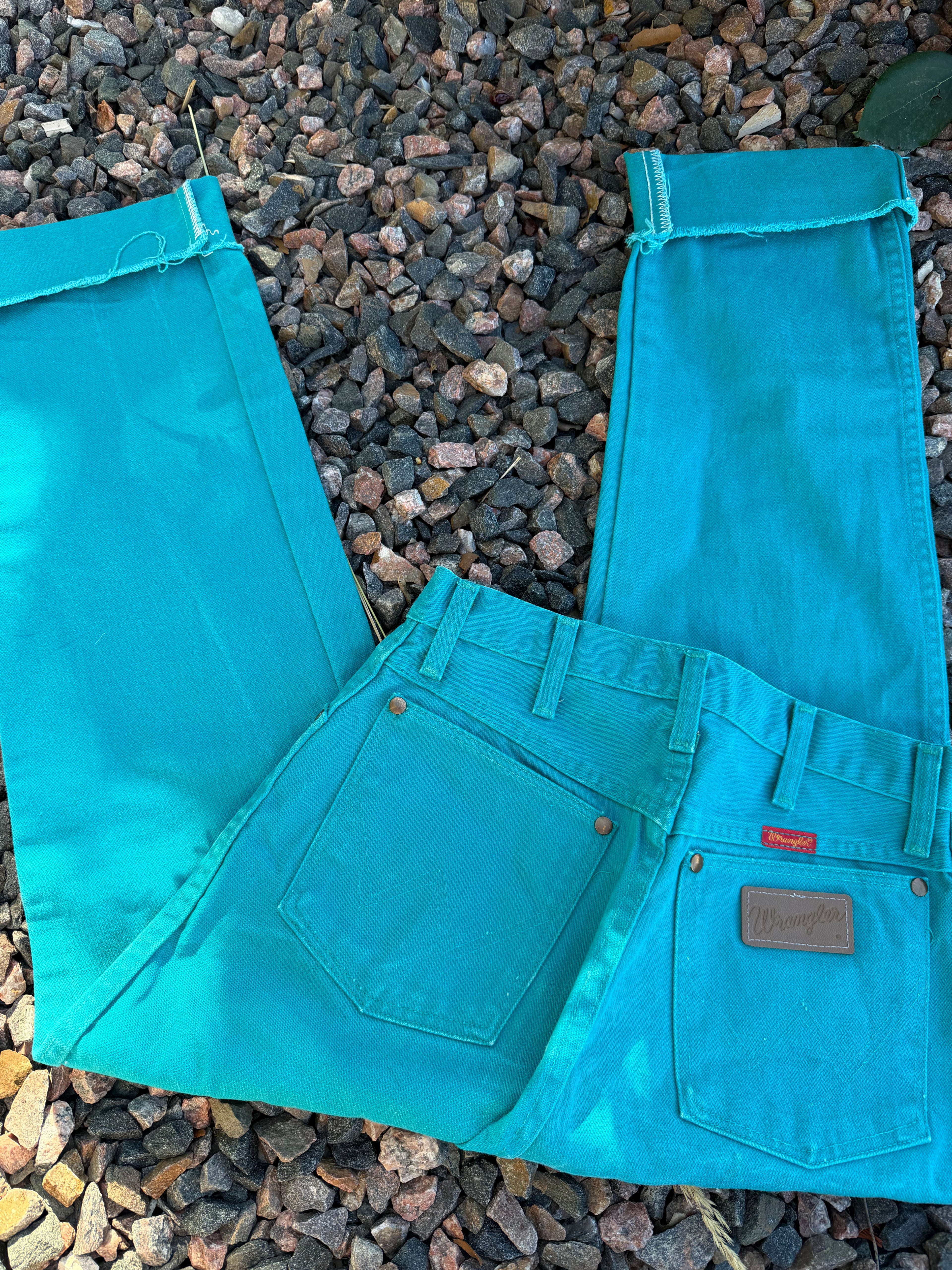 Stunning vintage hr 90s Wrangler fits size 5