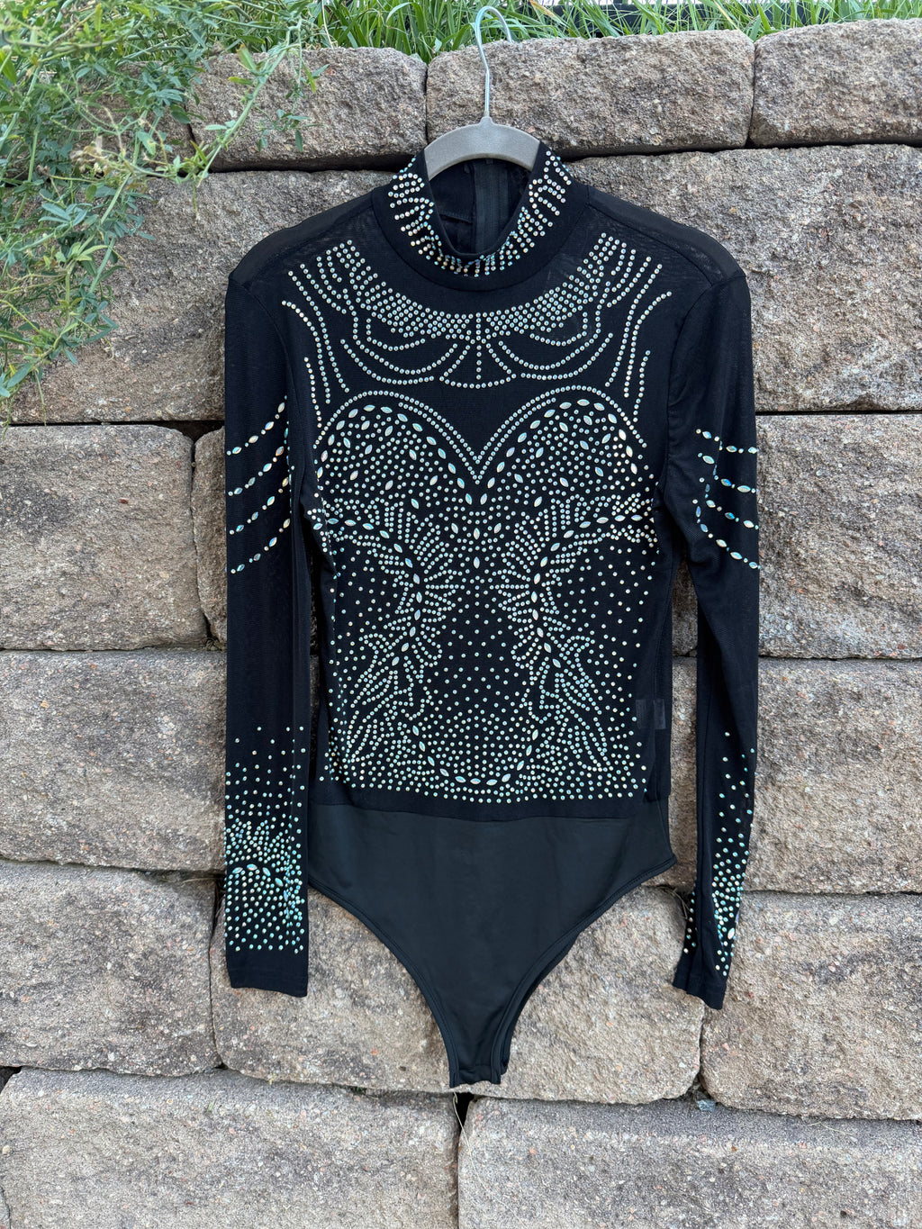 Stunning beaded mesh bodysuit 🪩🤩 medium