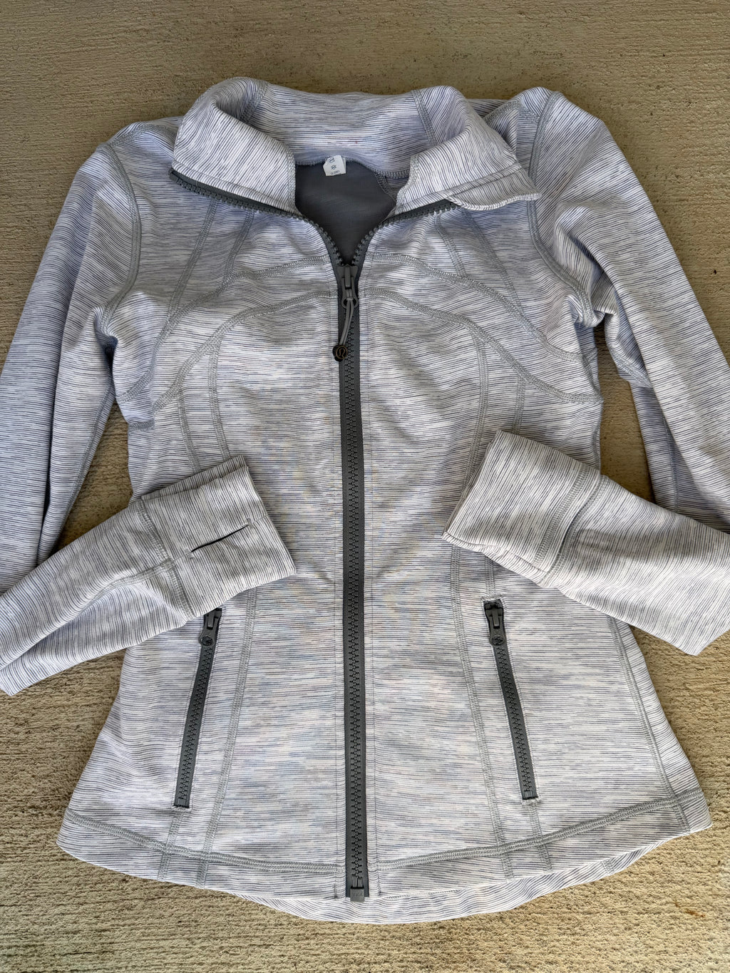 Acid washed gray 🔥 Lulu lemon define jacket size 6
