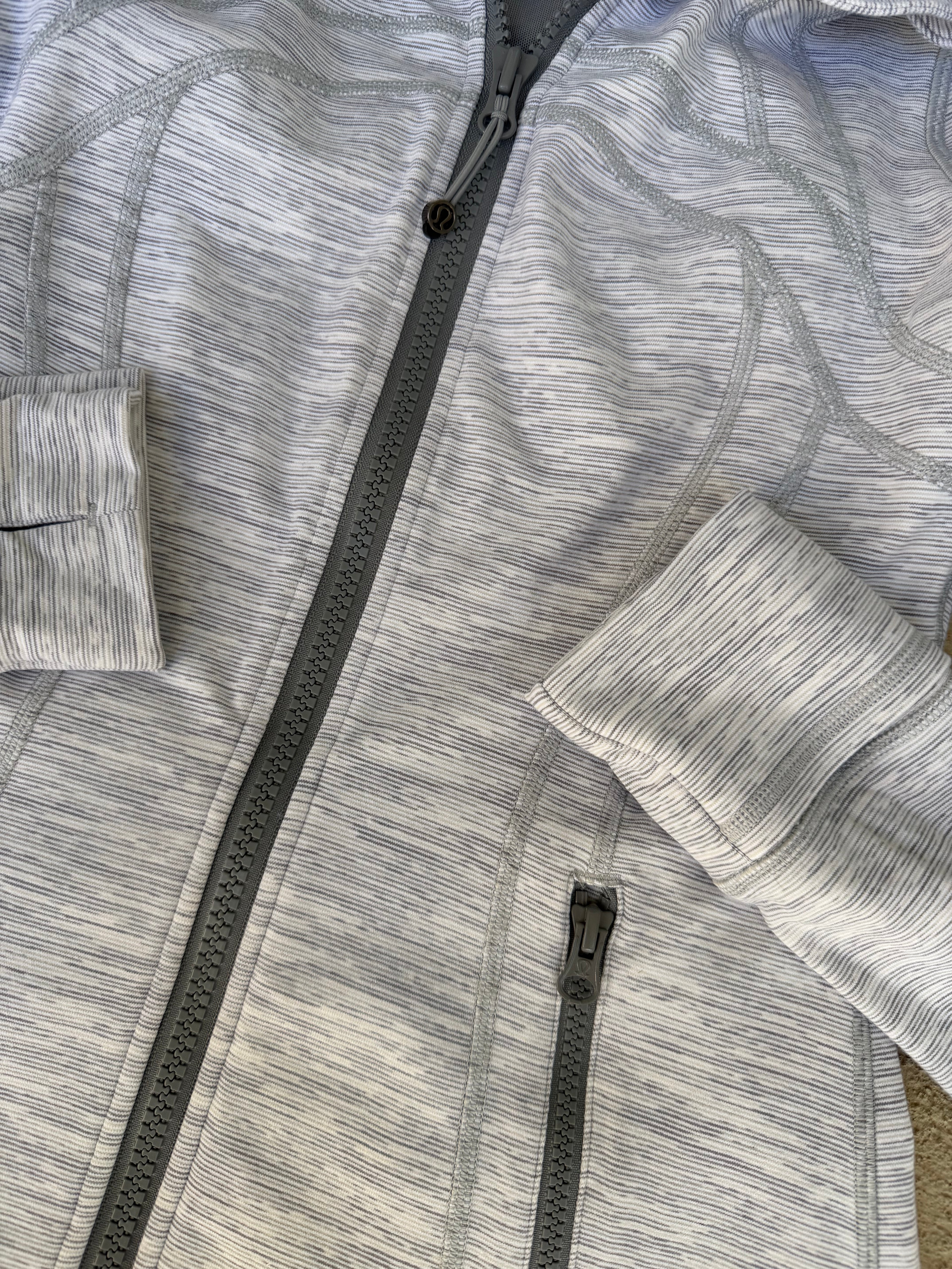 Acid washed gray 🔥 Lulu lemon define jacket size 6