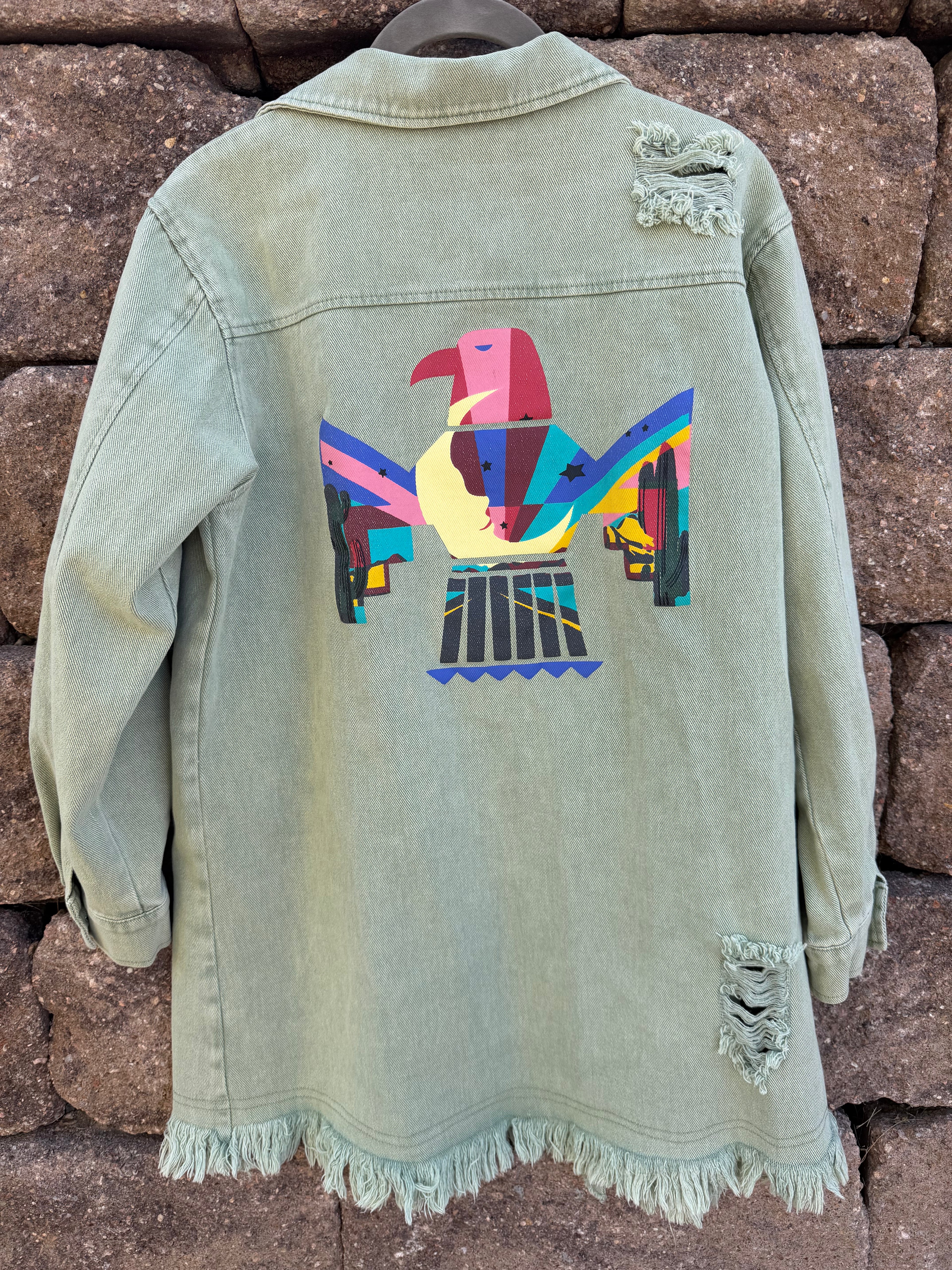Oversized denim thunderbird 🔥 distressed jacket small