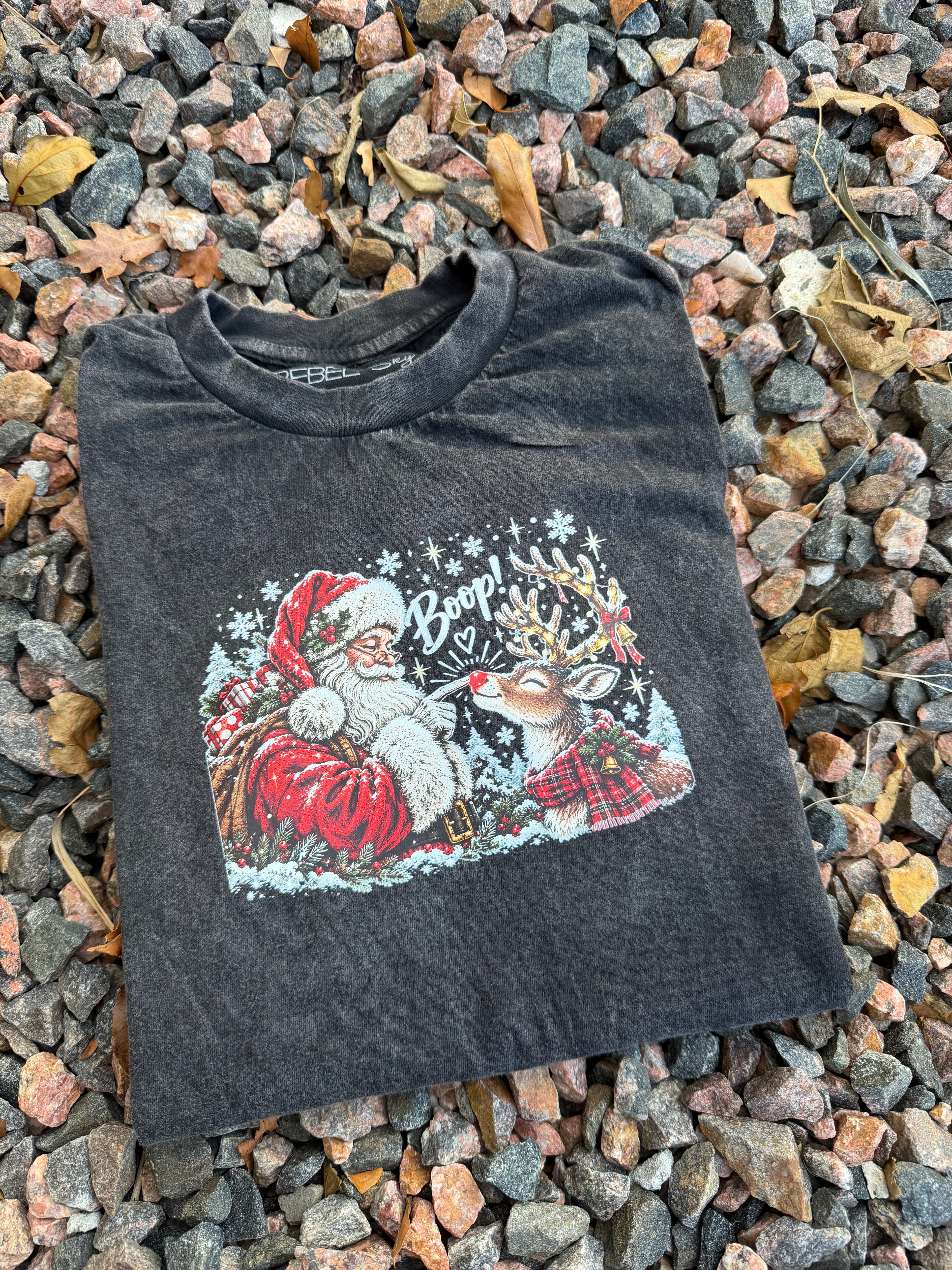 Acid washed Holiday tee 🎄🎁 small