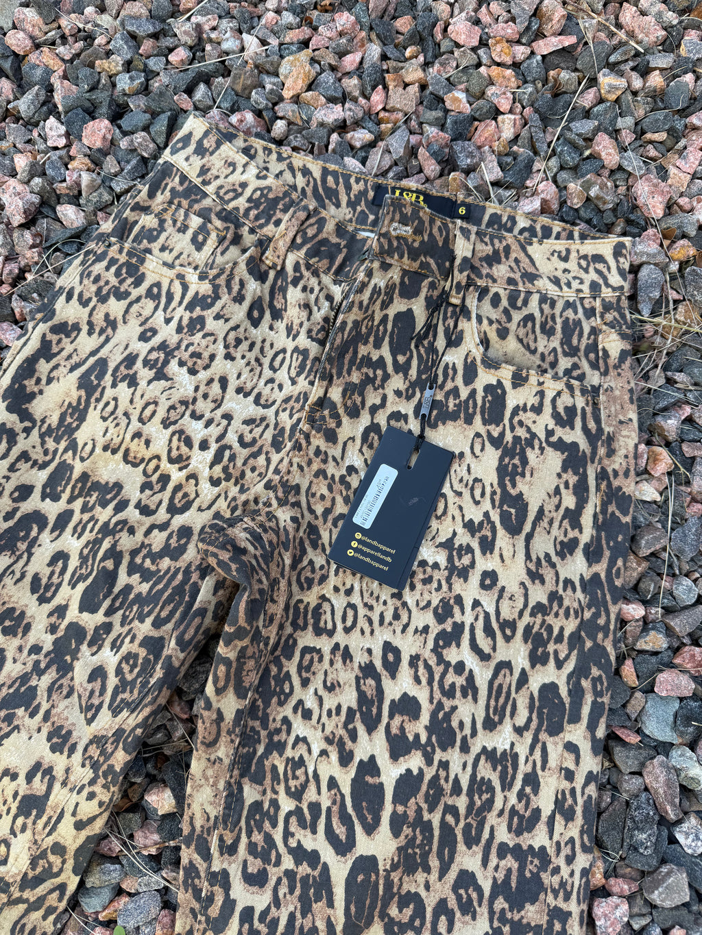 L&B hr leopard print flares 🔥 waist measures 26